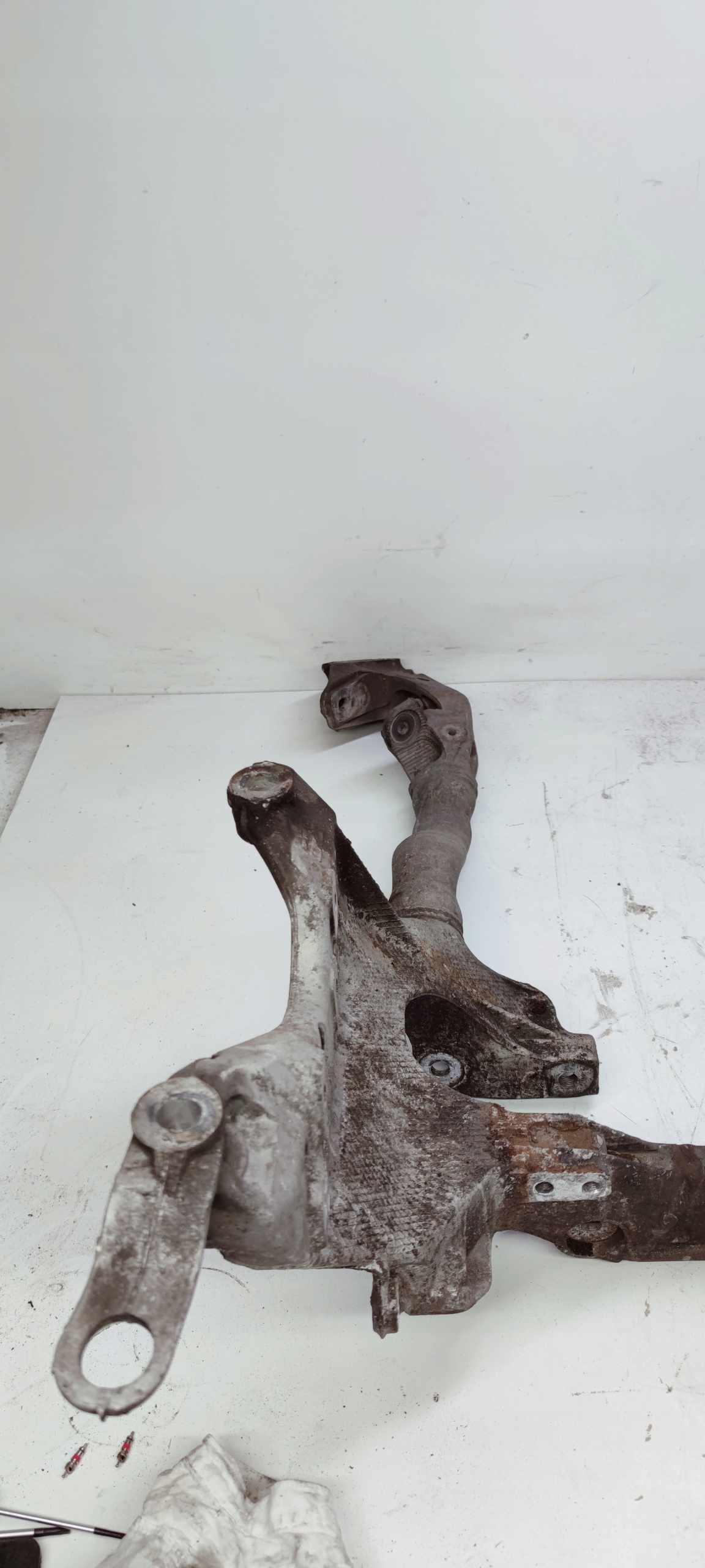 TRAWERS axle beam subframe front AUDI A4 B8 A5 8T0399315H