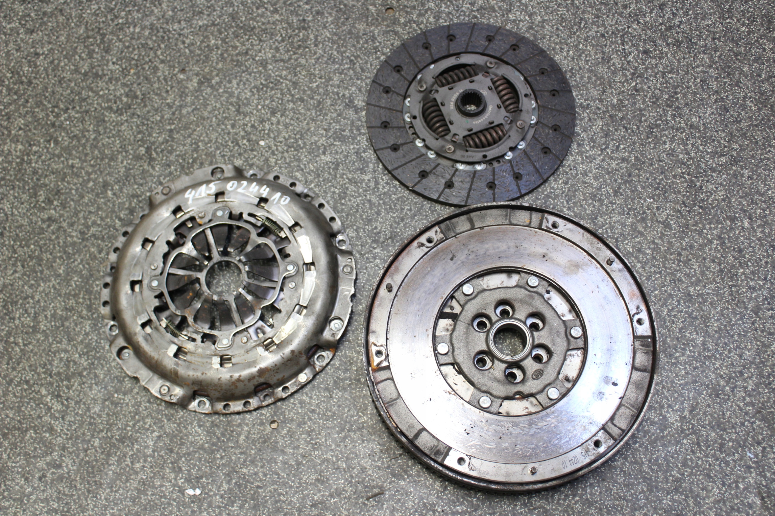 415024410 - VW PASSAT B6 2.0 TDI ДВУХМАССОВОЕ колесо сцепления