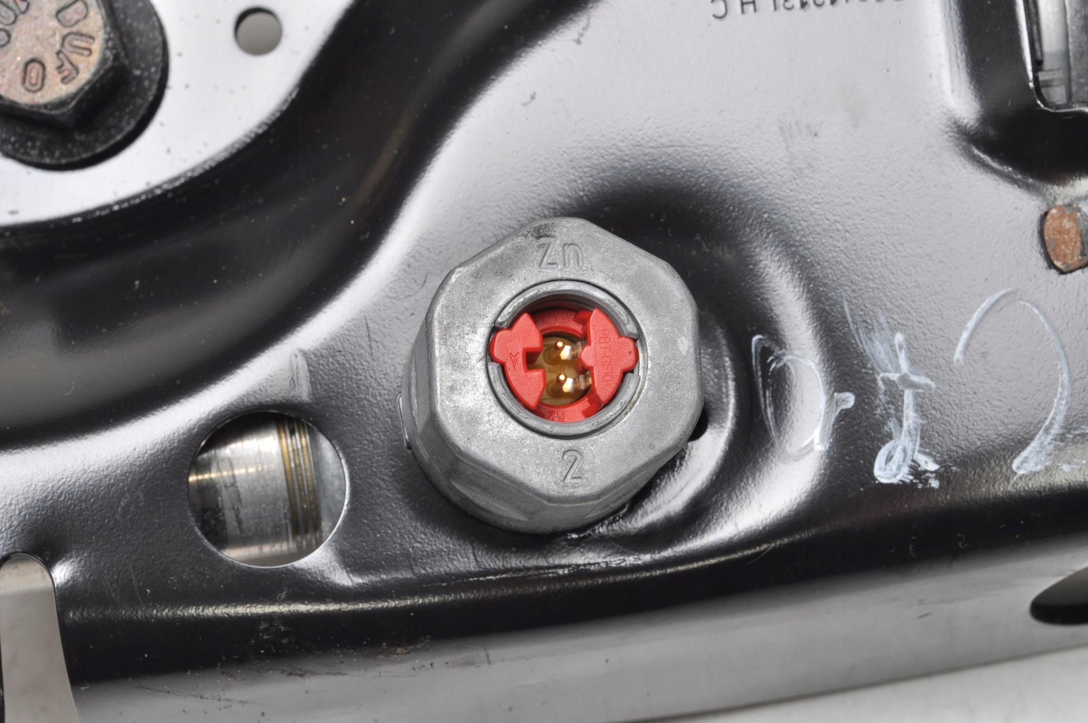 VOLVO XC70 II PAS BEZPIECZEŃSTWA LEWY PRZÓD PRZEDNI 39811482 Typ samochodu Samochody osobowe