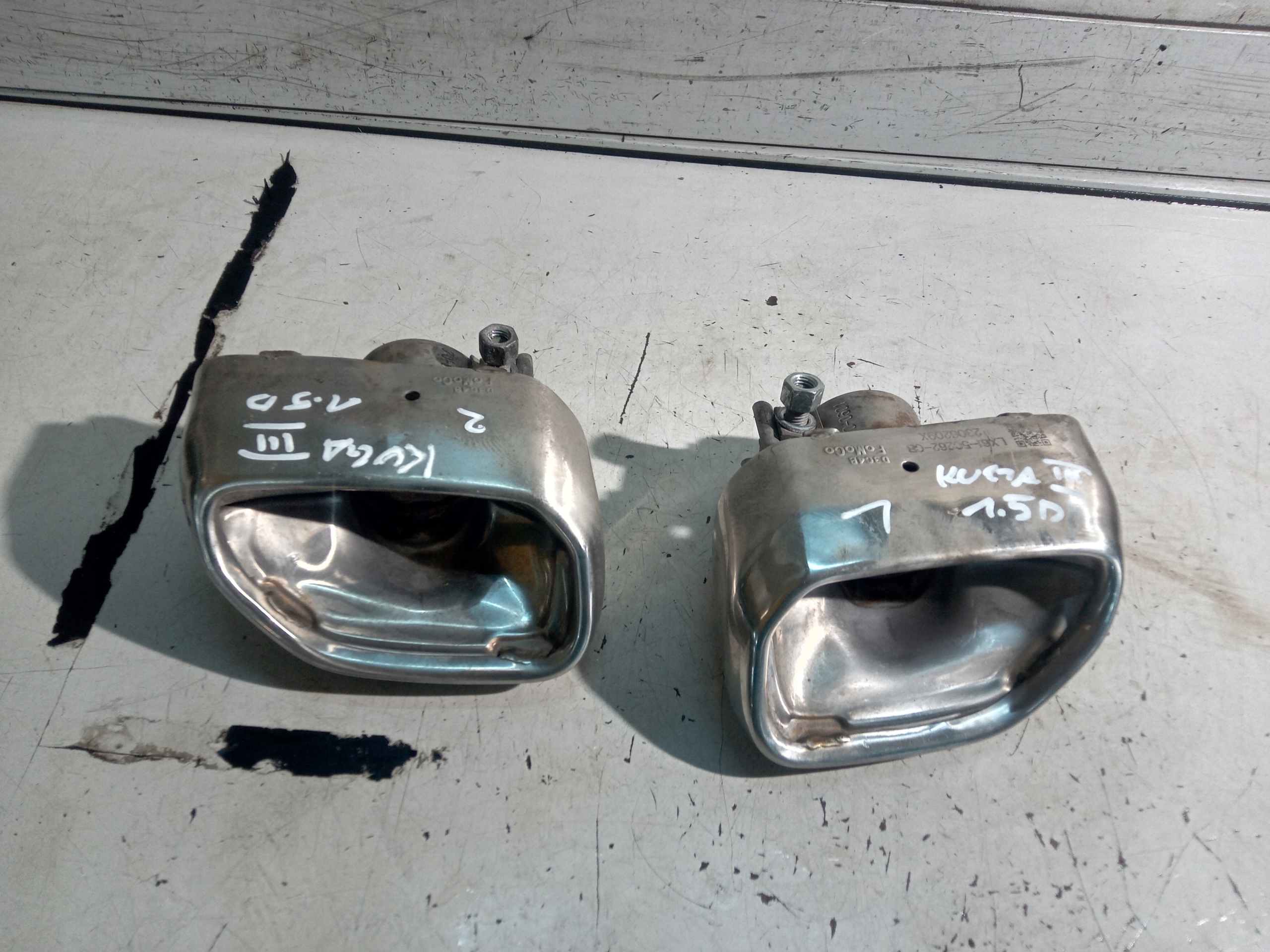 LX61-5C262-CB LX61-5C262-DB - FORD KUGA MK3 НАКОНЕЧНИК ВИХЛОПНОЇ ТРУБИ ЛІВИЙ І ПРАВИЙ