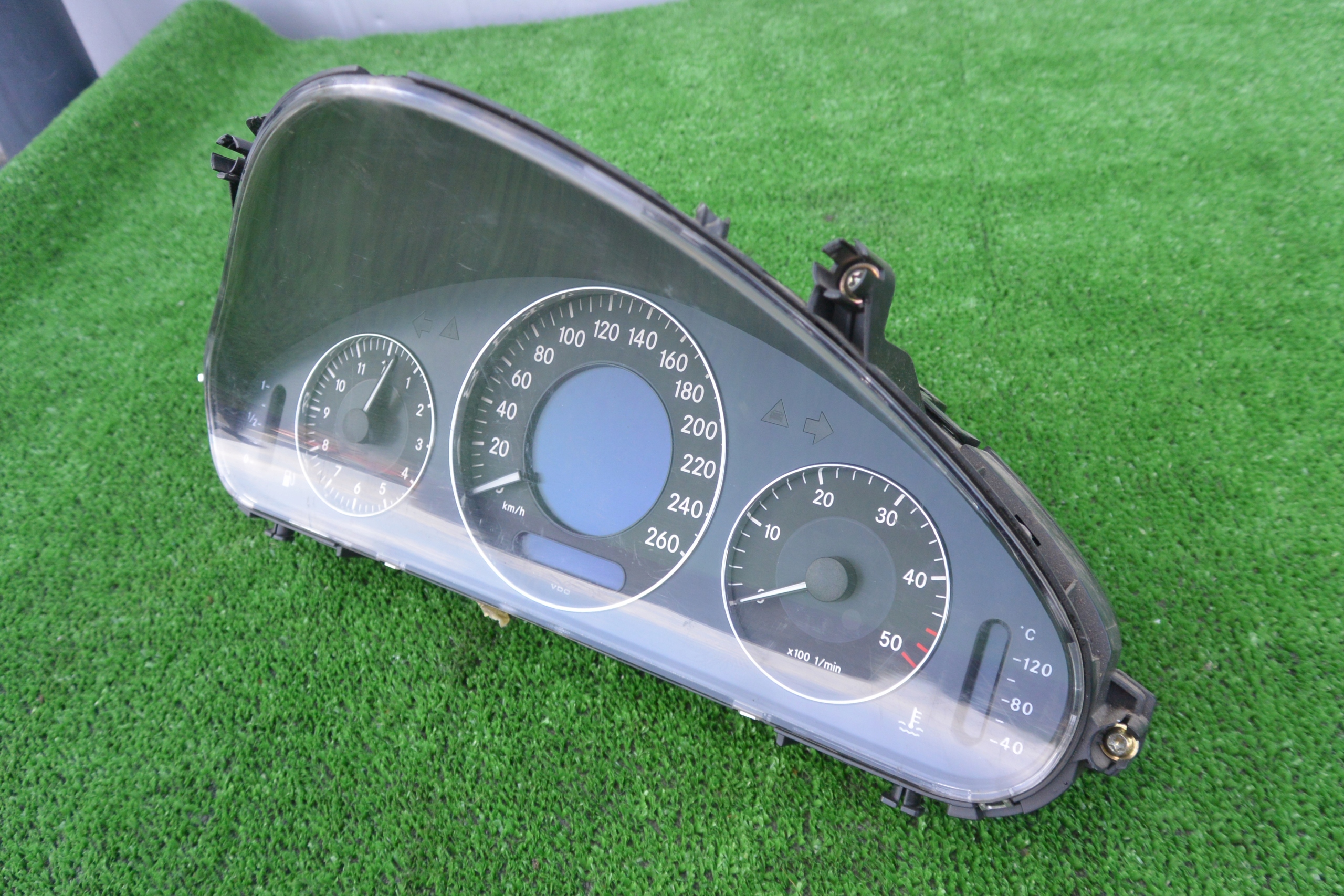 dials dials DIESEL MERCEDES-BENZ E-KLASA W211 ELEGANCE EU A2115402311