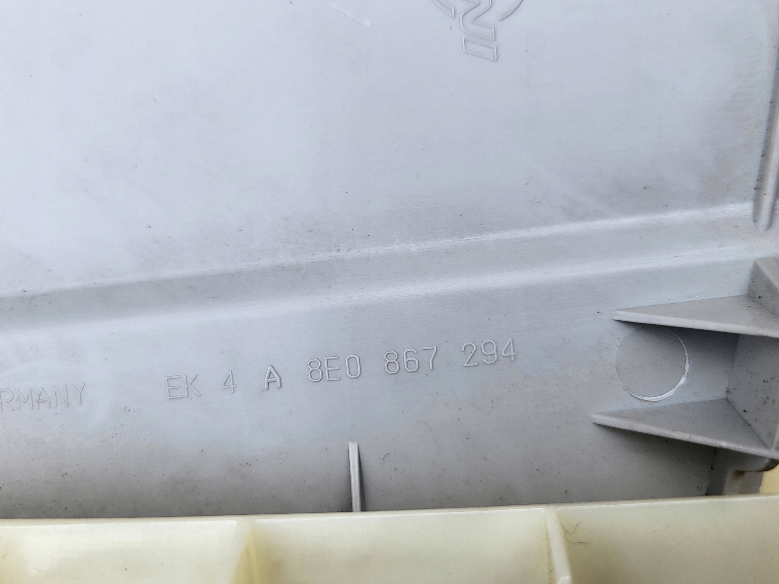 cover side SLUPKA B right the centre AUDI A4 B7 8E SZARE OE EU