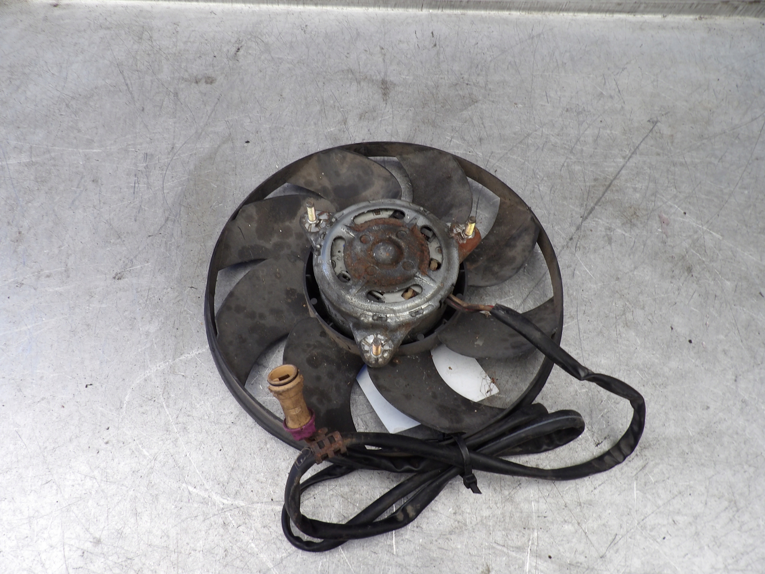 Audi A6 C5 hütöventilátor 4B0959455