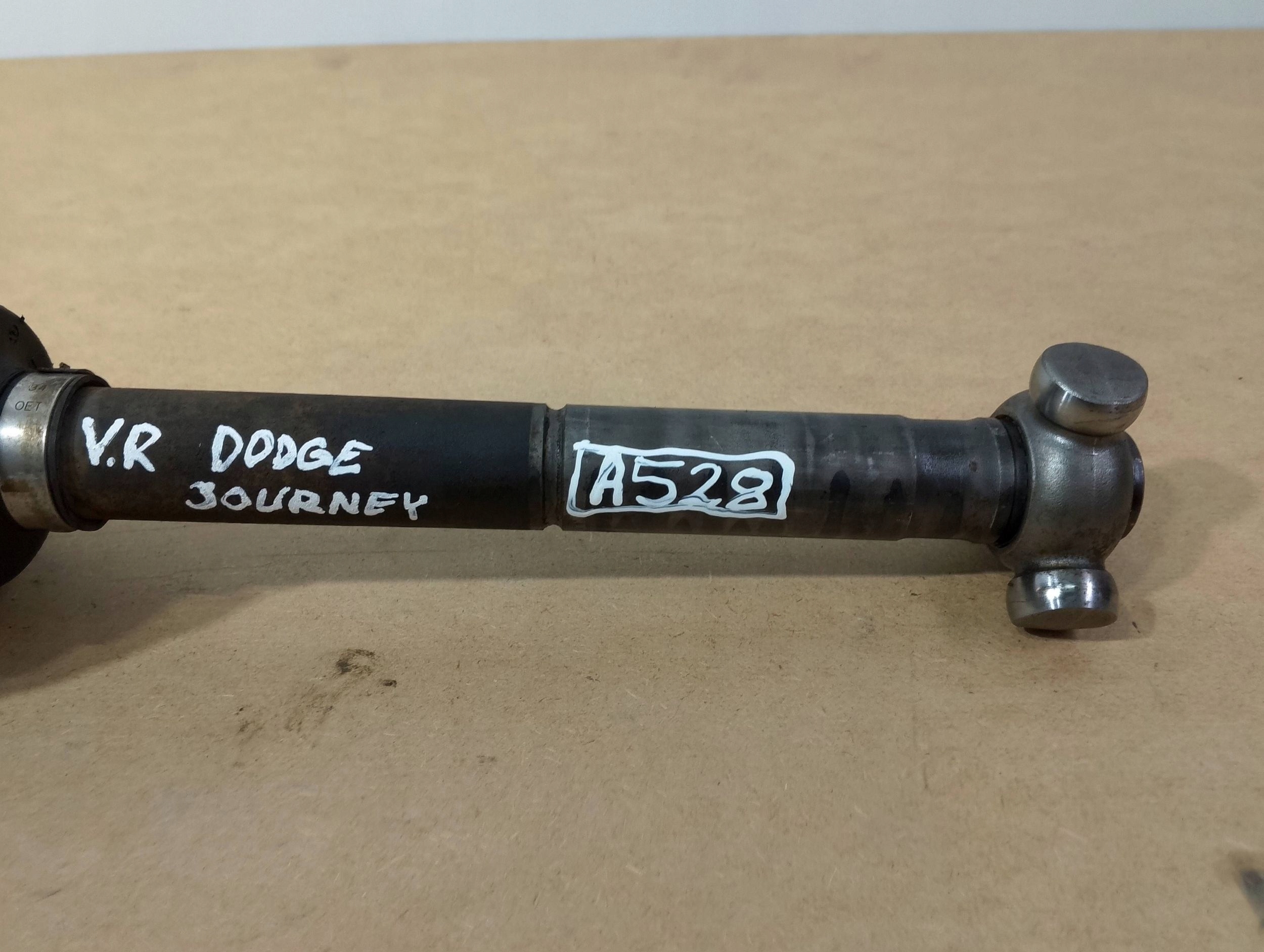 DODGE JOURNEY FREEMONT semi-axis front right P68192344AA (A528) 32 ZEBY.
