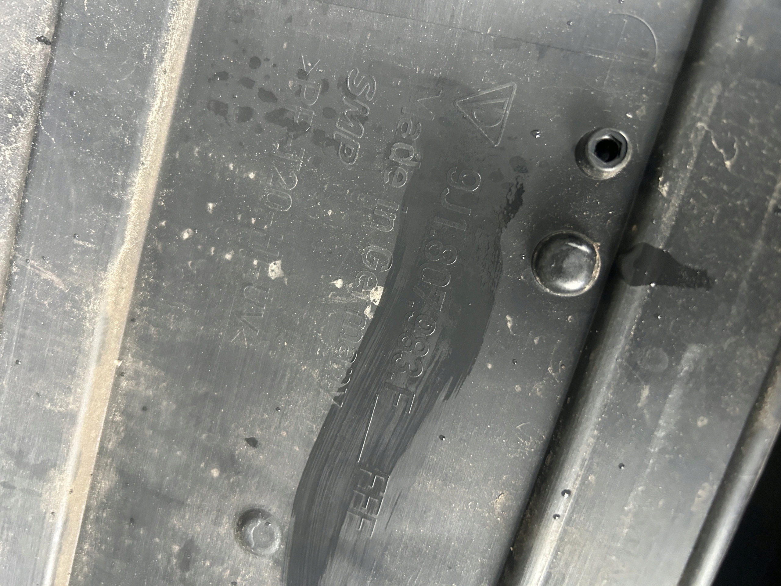 Porsche 9J Taycan bumper rear part rear 9J1807983F