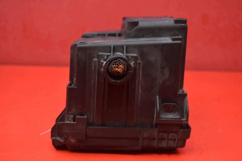 Module fusibles OPEL CORSA D 1.2 16V 80 KM 06-11 +PIN