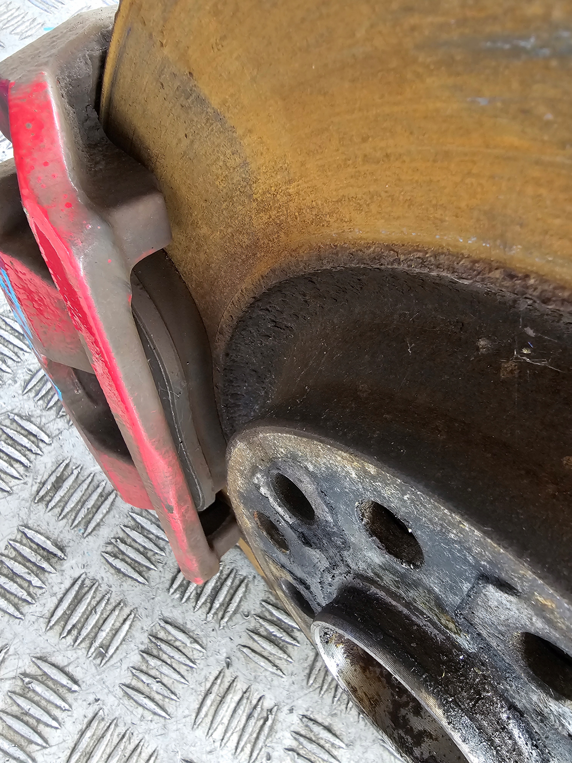 HAMULCE swings front Skoda Octavia III VRS 2.0TDI 5Q0407258A