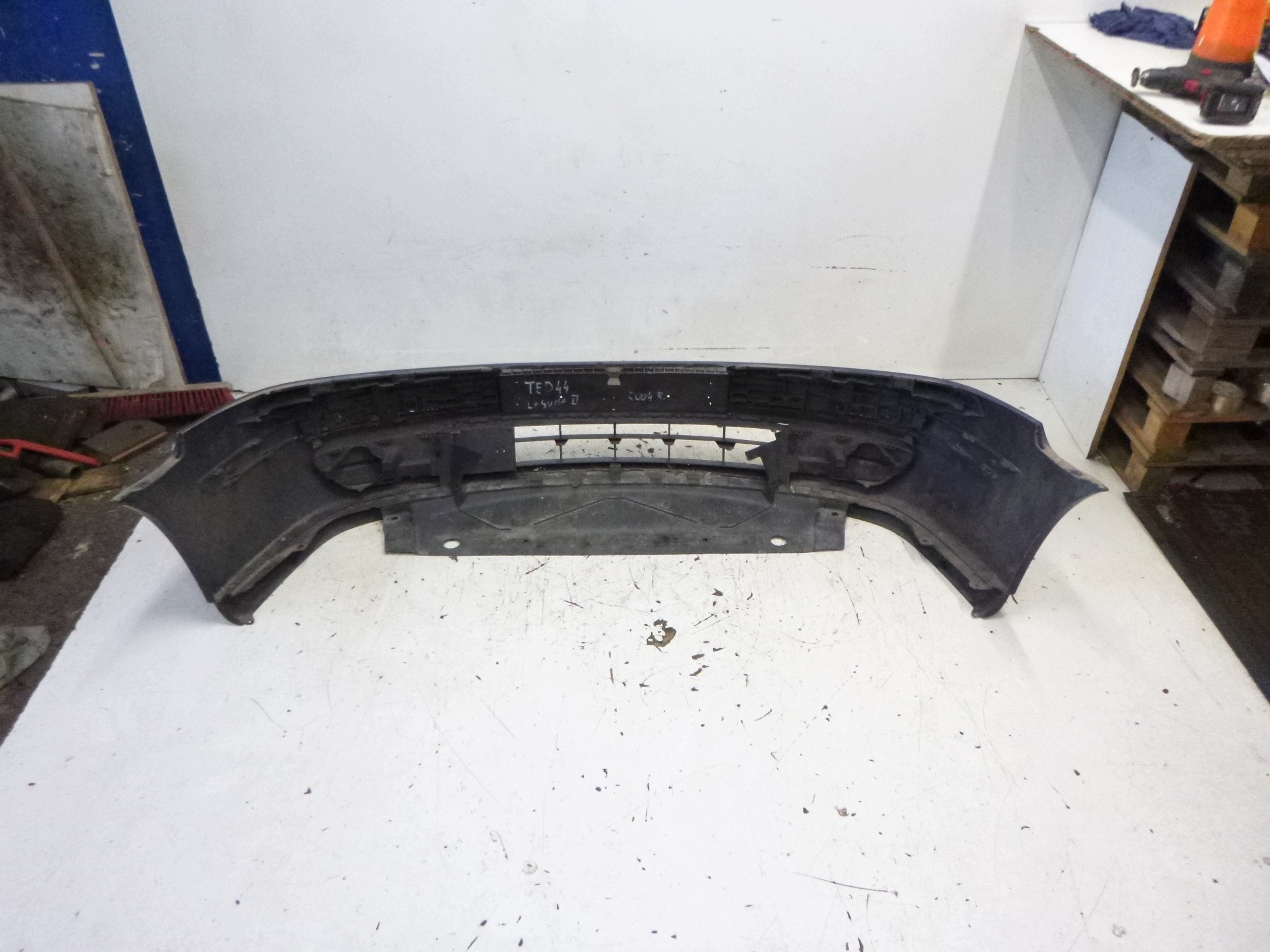 front bumper front Renault Laguna II 2004 TED44 8200009697 2004r.