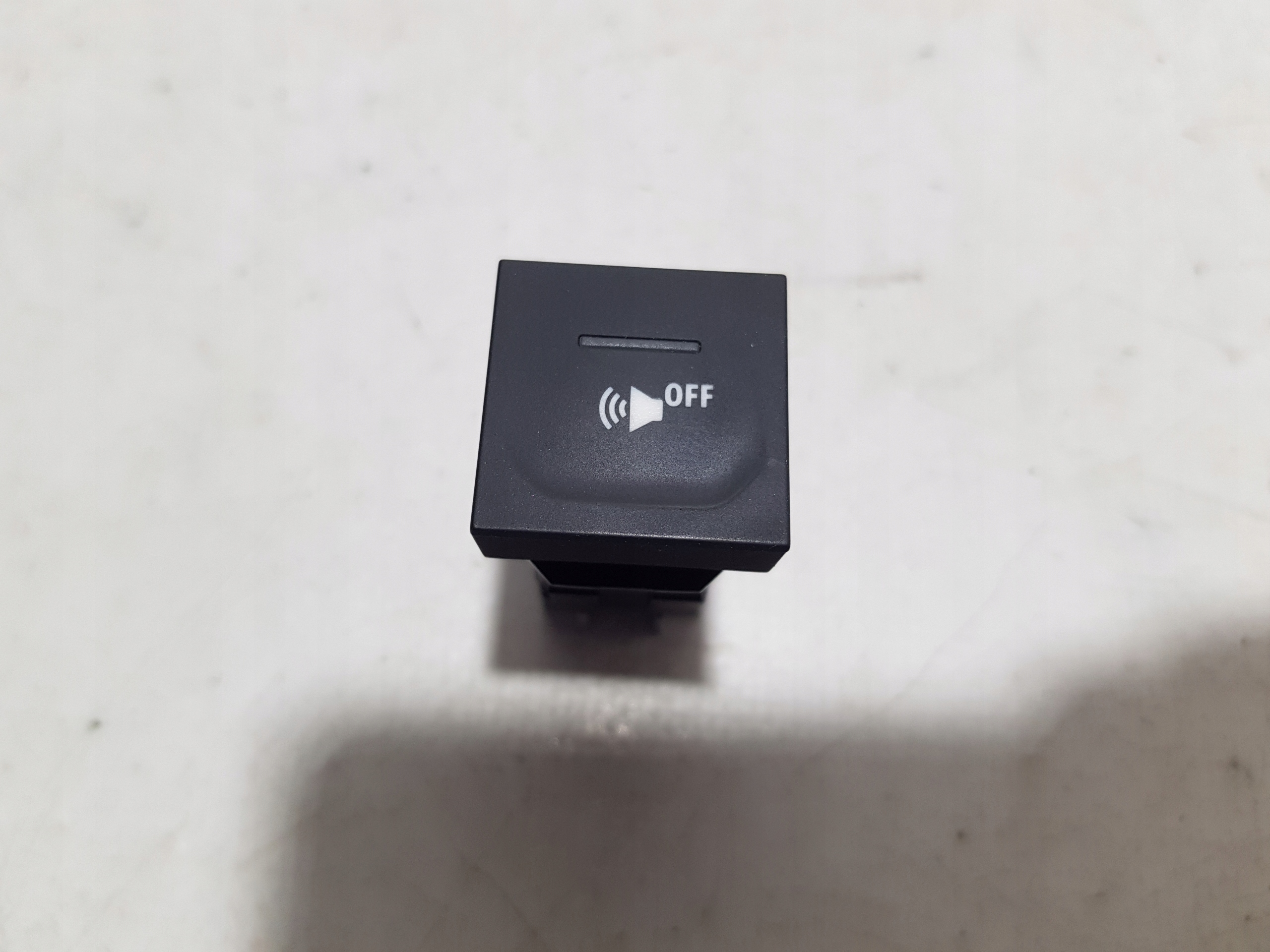 PANEL switch button of the speaker RENAULT ZOE II 256A68200R