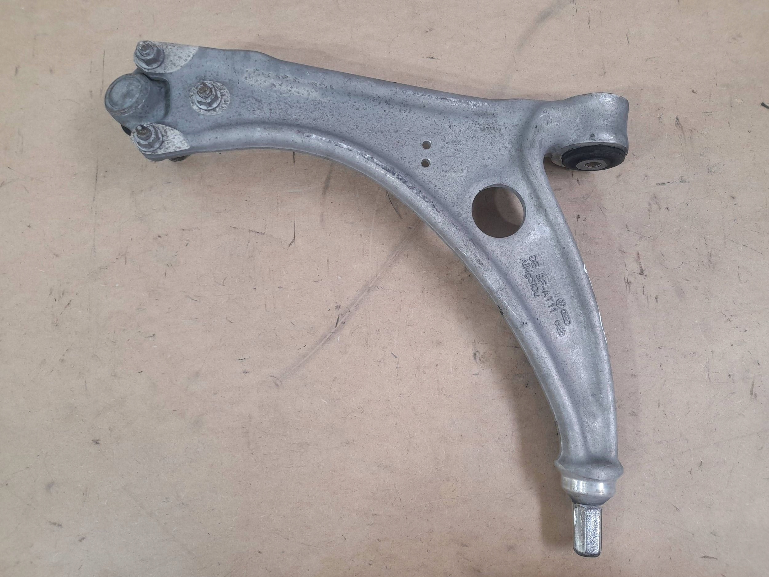 Volkswagen Tiguan 5N AUDI Q3 arm front right (Q641)