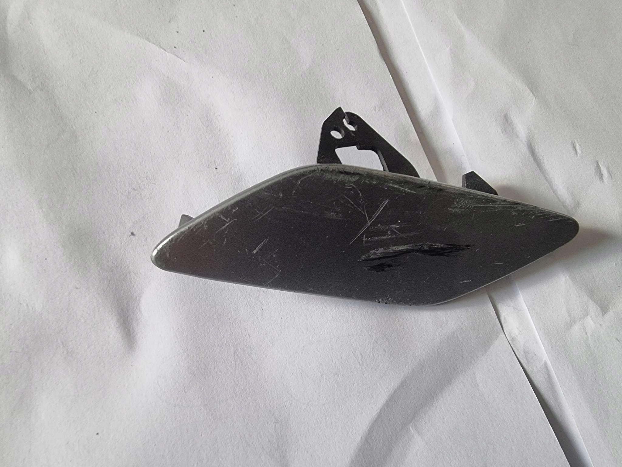 VW ARTEON -> Couvre Lave phare Gauche 3G8955109