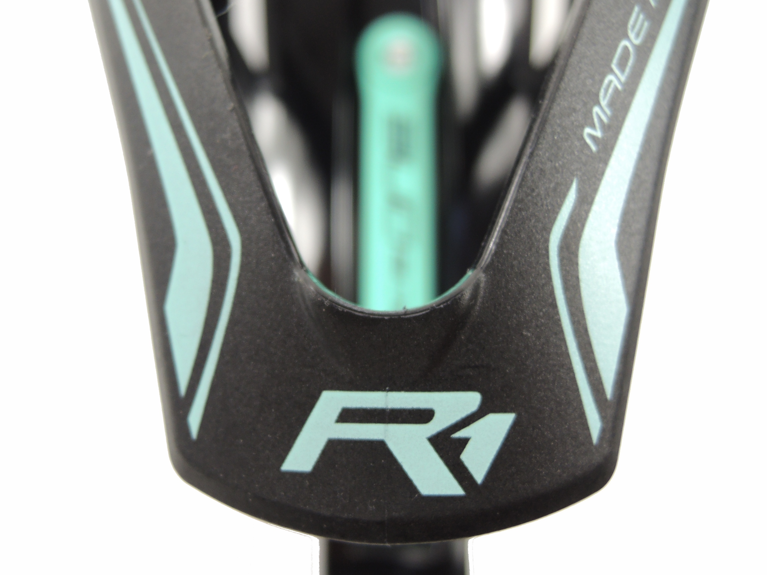 Koszyk na Bidon Butelka Race One Bianchi Włoski Model x3 BLK/SEA