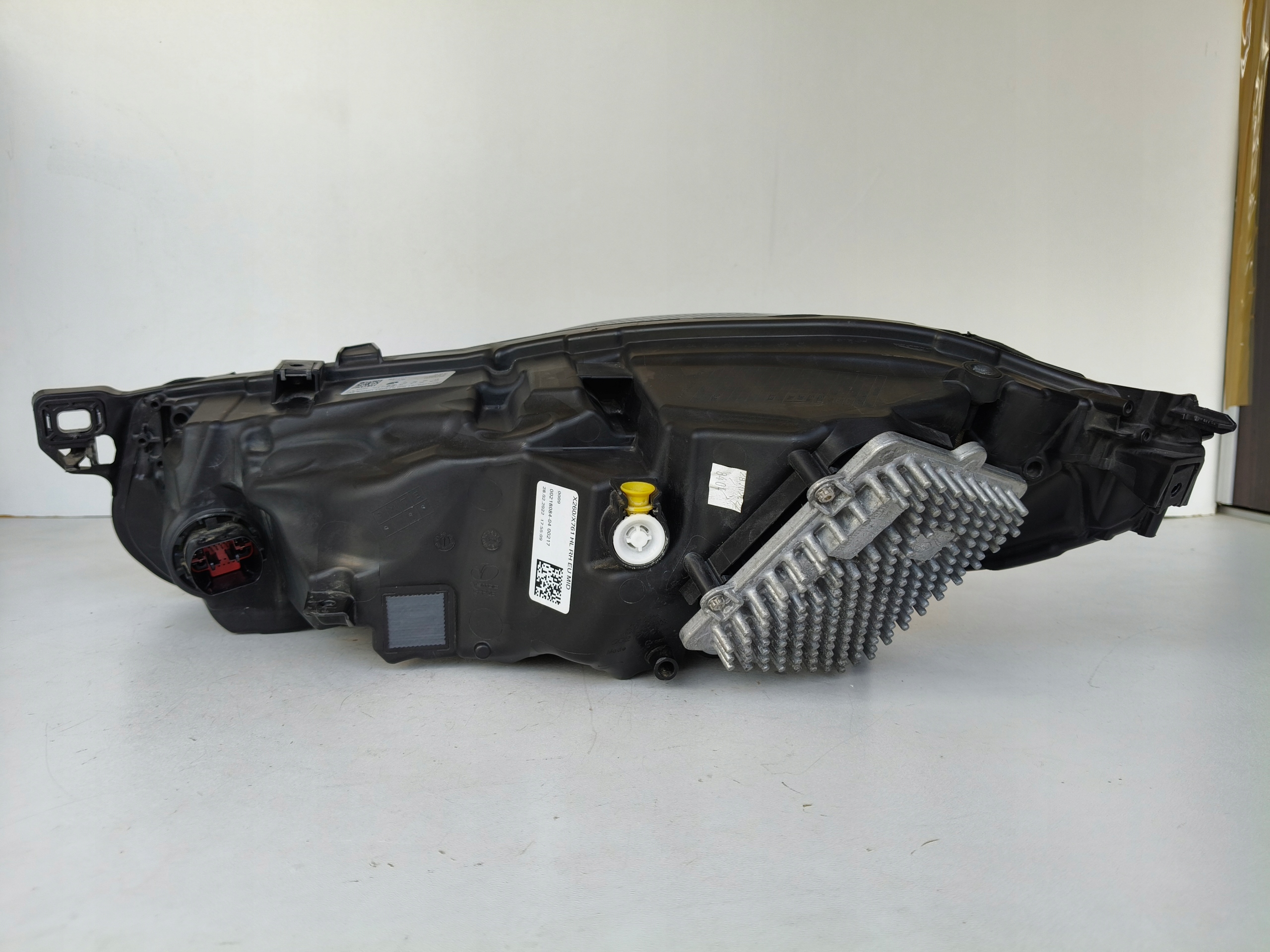 light right REFLEKTOR JAGUAR XF LIFT F-PACE 20- FULL LED
