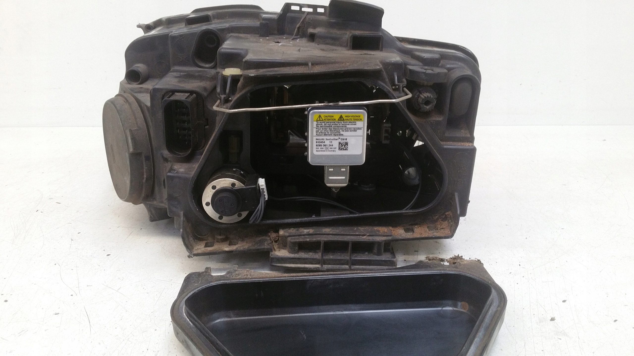 light right front xenon 8T0941004AK Audi A5