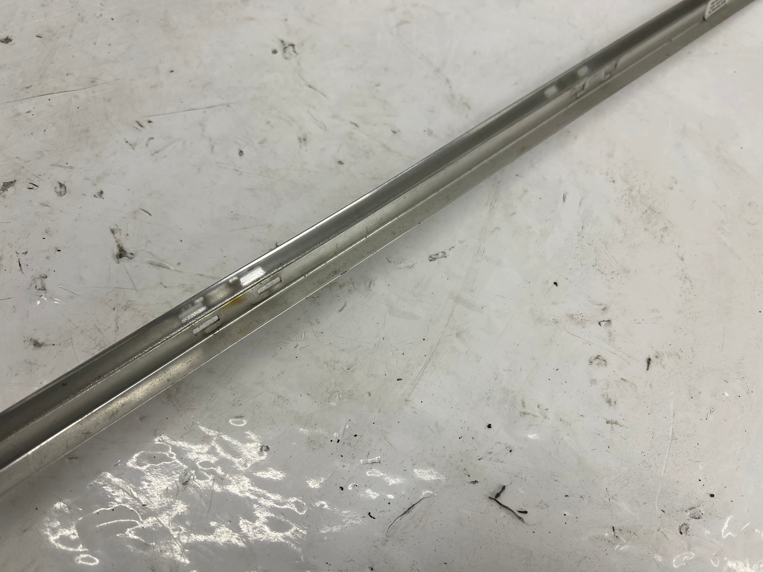 Audi A6 S6 C6 4F moulding windows bocznej 4F9853345B