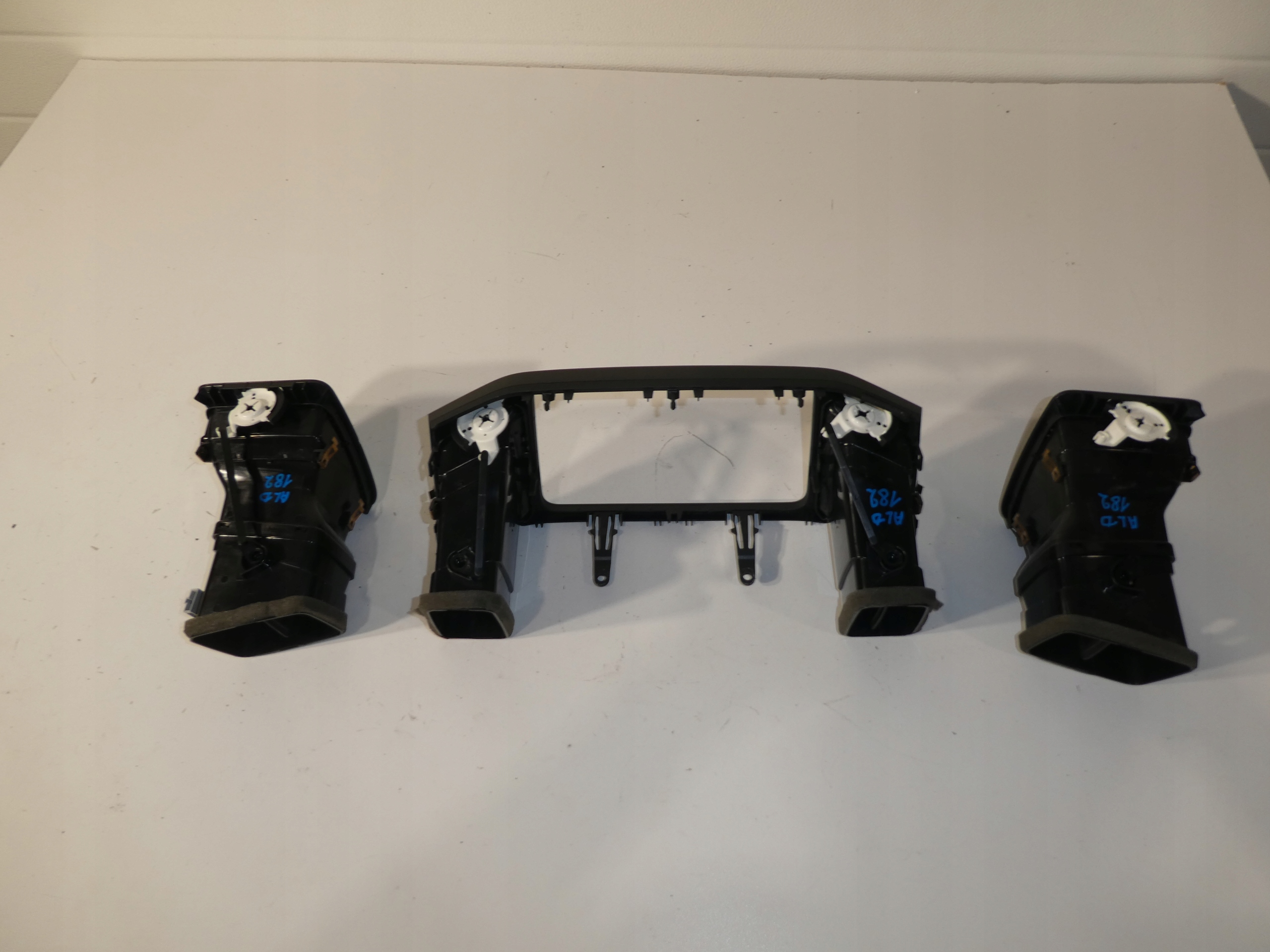 VW SHARAN SEAT ALHAMBRA grid air conditioning devices 7N0819704 running board