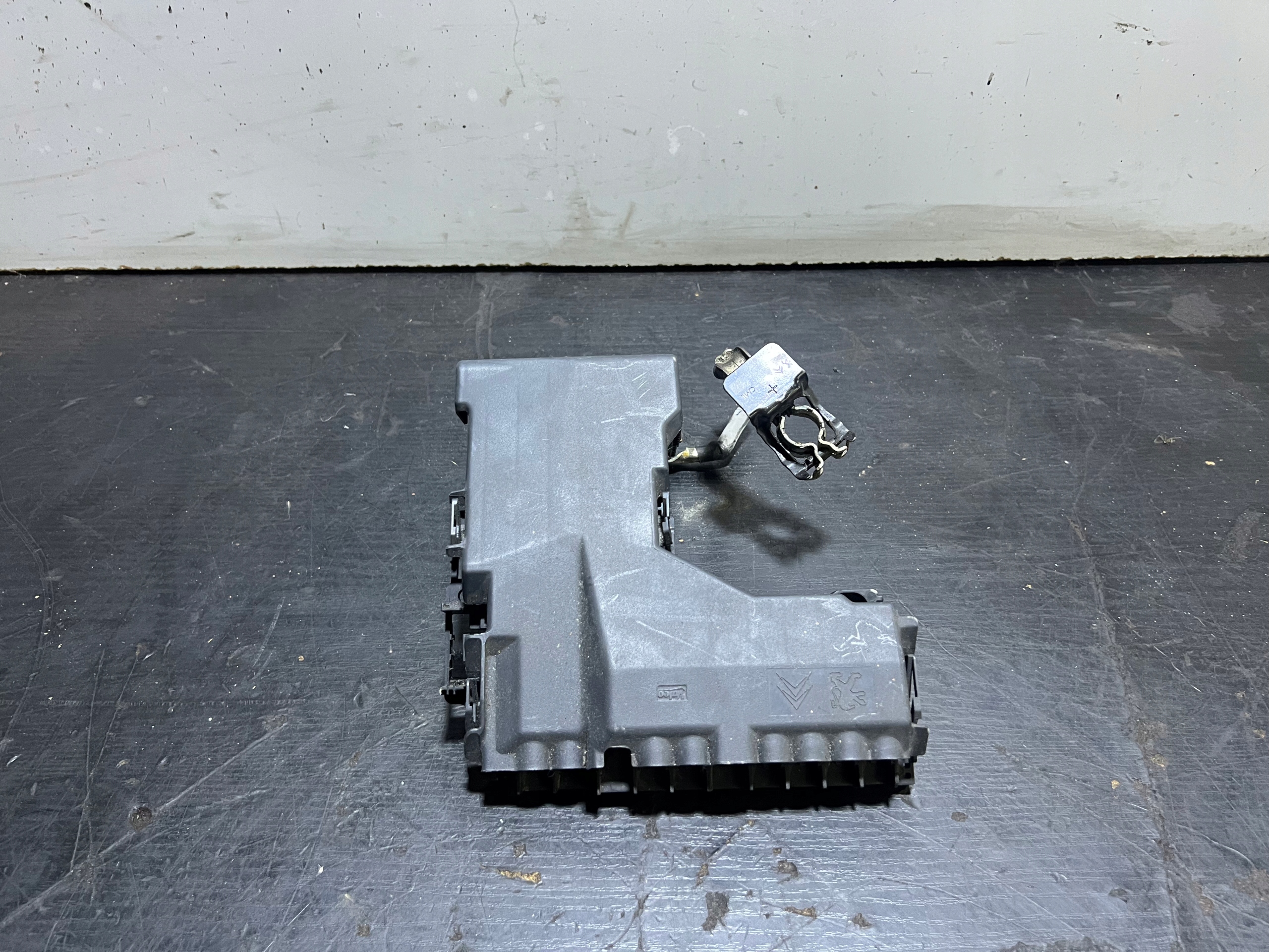 CITROEN C4 II DS4 MODUŁ STEROWNIK NAPIĘCIA AKUMULATORA 9665878180 SPRAWNY