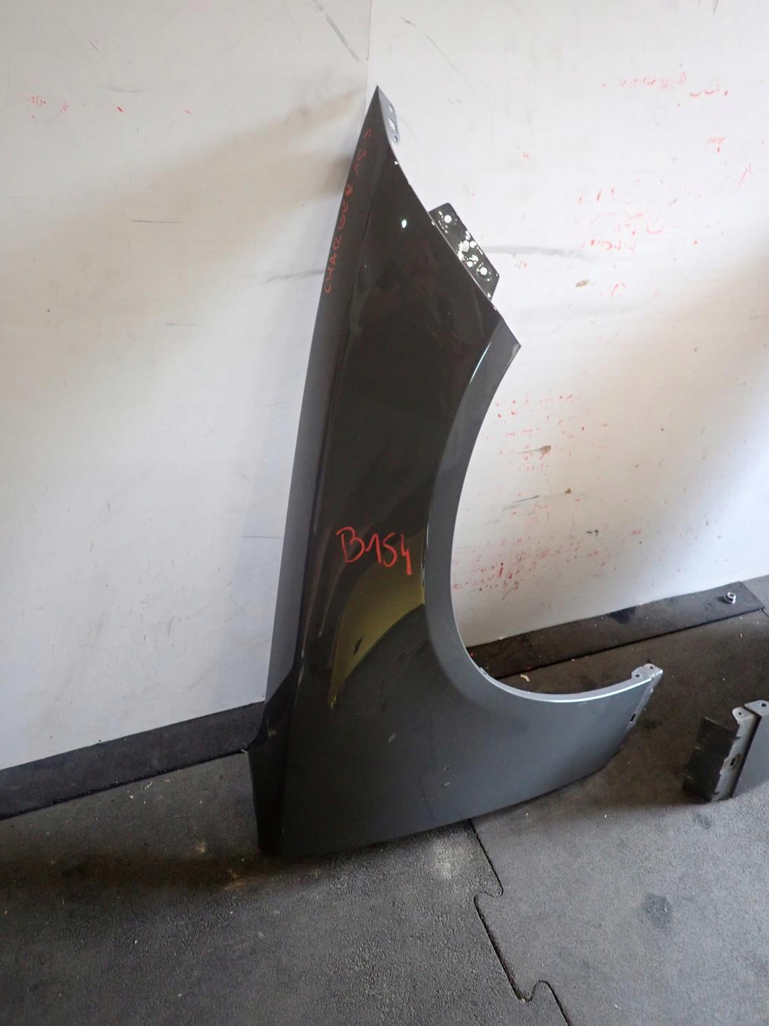 fender front front right DODGE CHARGER 2015