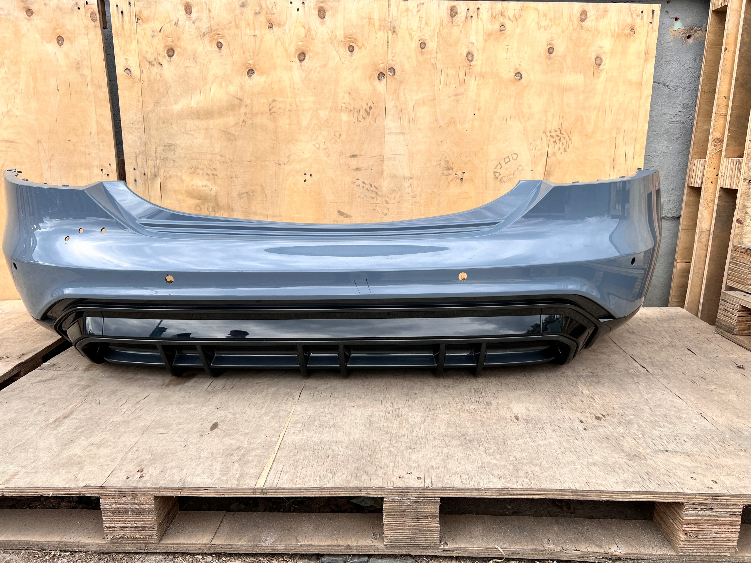 БАМПЕР ЗАД. AUDI Е-ТРОН GTj3807421