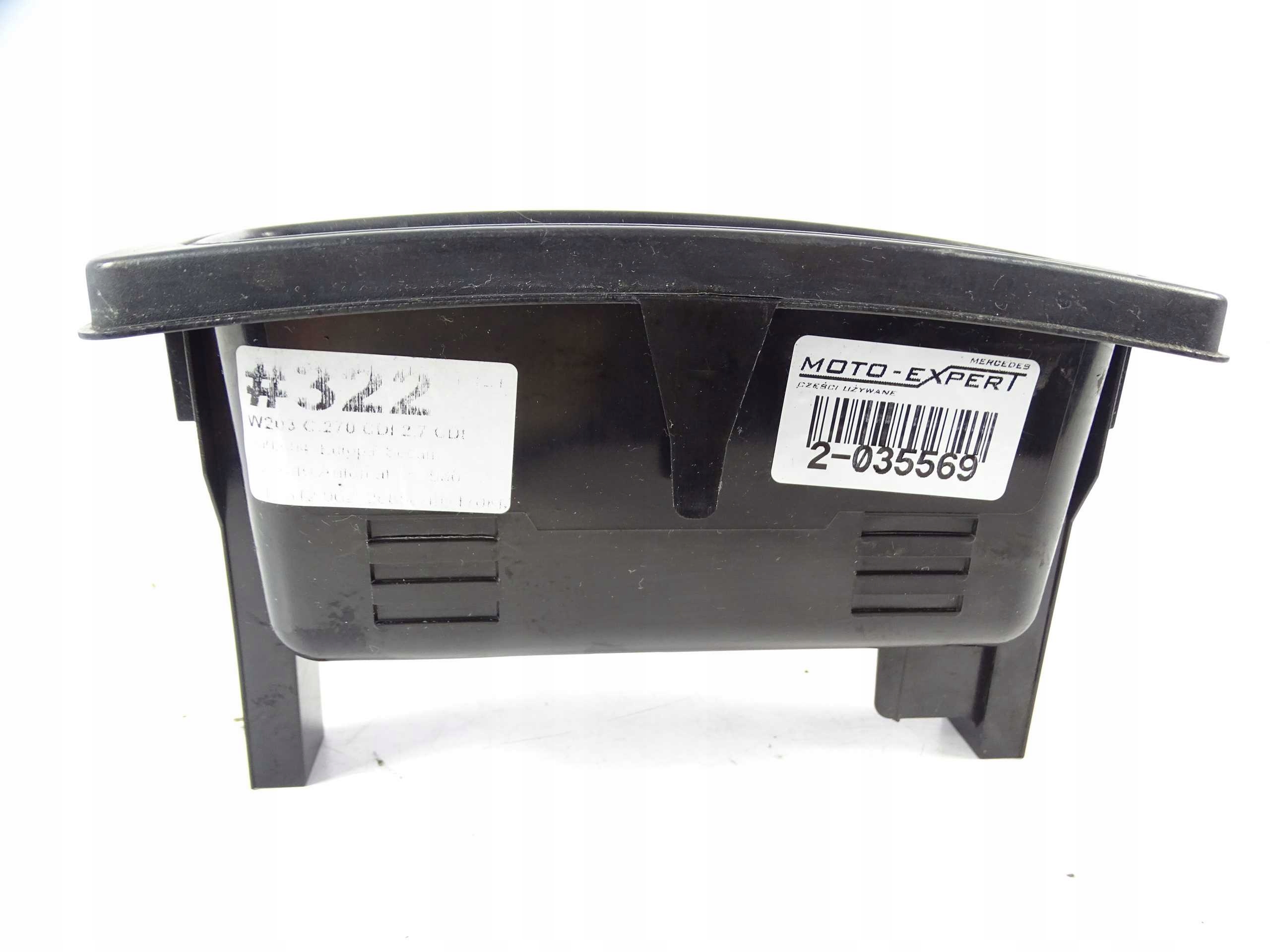 Mercedes W203 W209 W639 W463 SCHOWEK PÓŁKA POD RADIO A2036830291 Typ samochodu Samochody osobowe