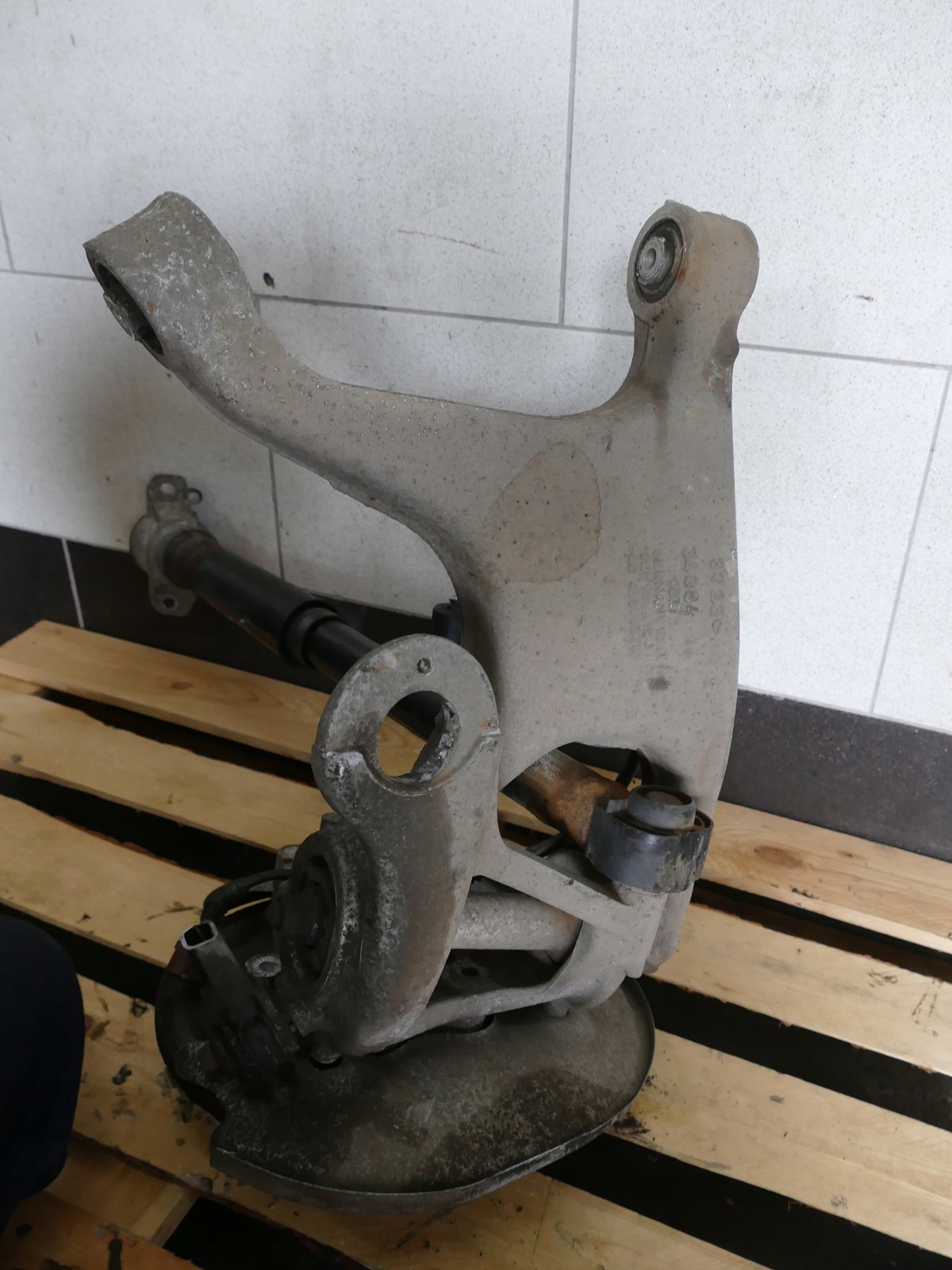 AUDI A4 B8 2.0 TDI QUATTRO schenkel Querlenker Bremsscheibe links heck Achsträger