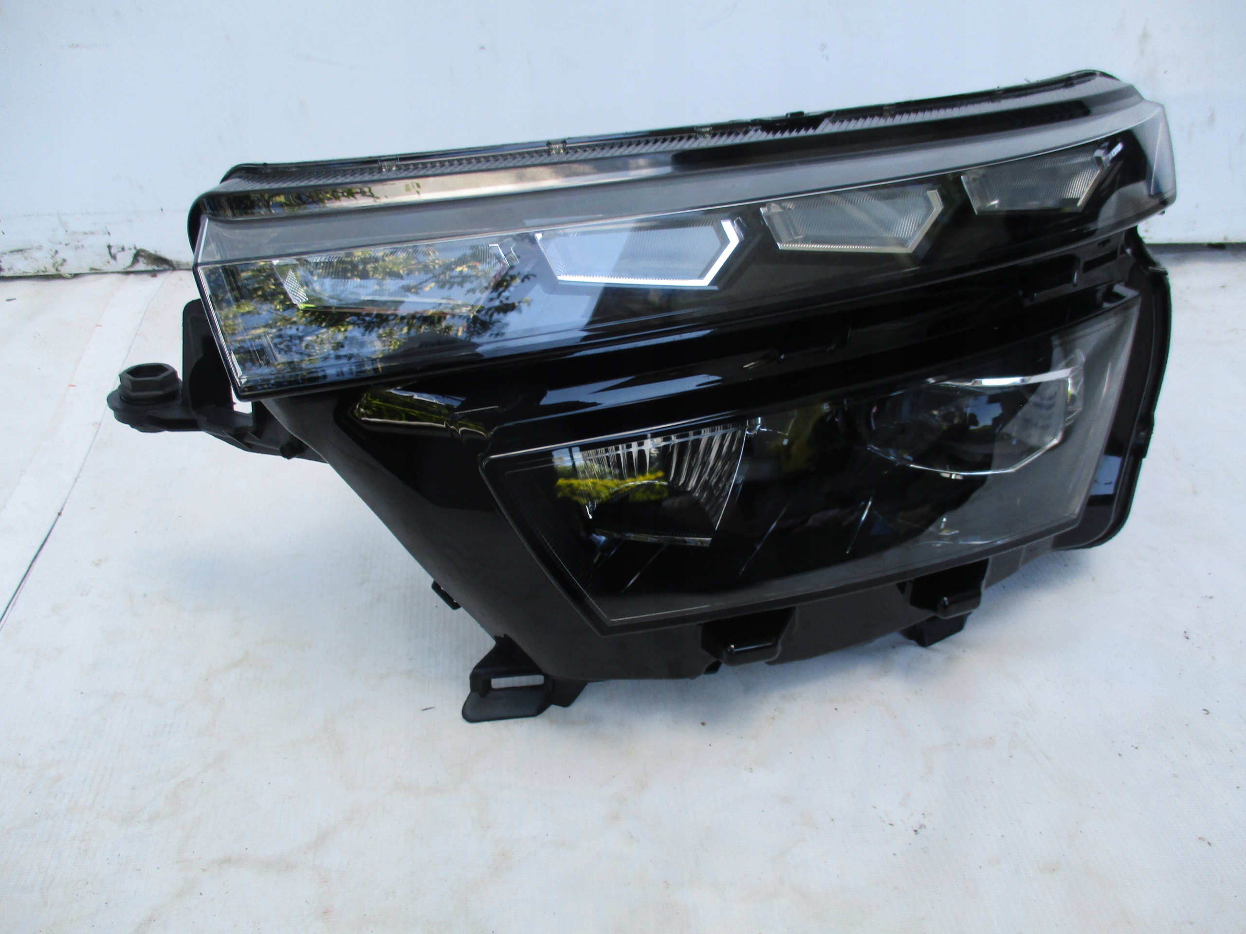 light left front front Skoda Kamiq Full LED 658941015B