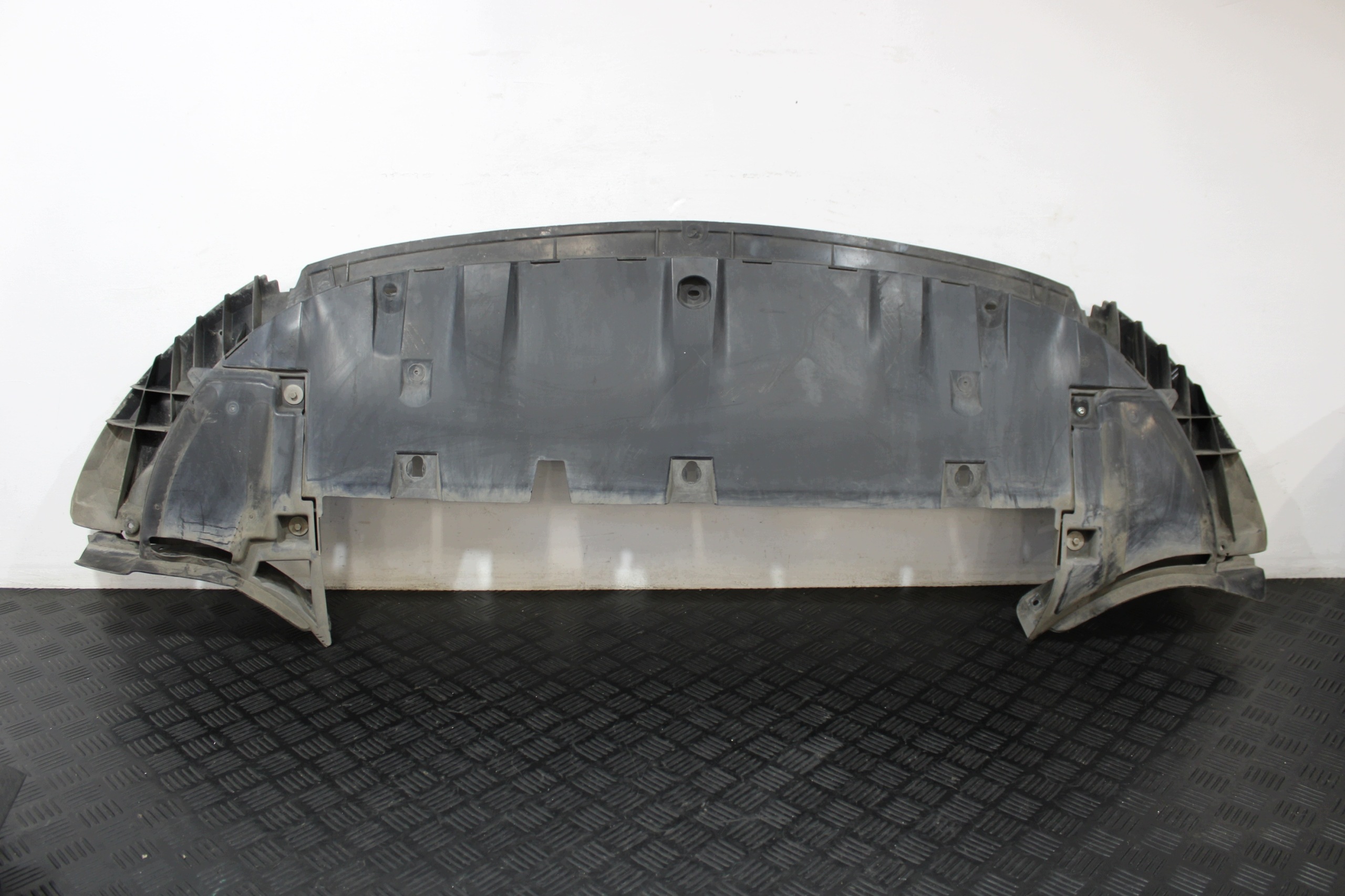 abdeckung Blende Abdeckung unter Stoßstange A24478856600 MERCEDES GLB X247