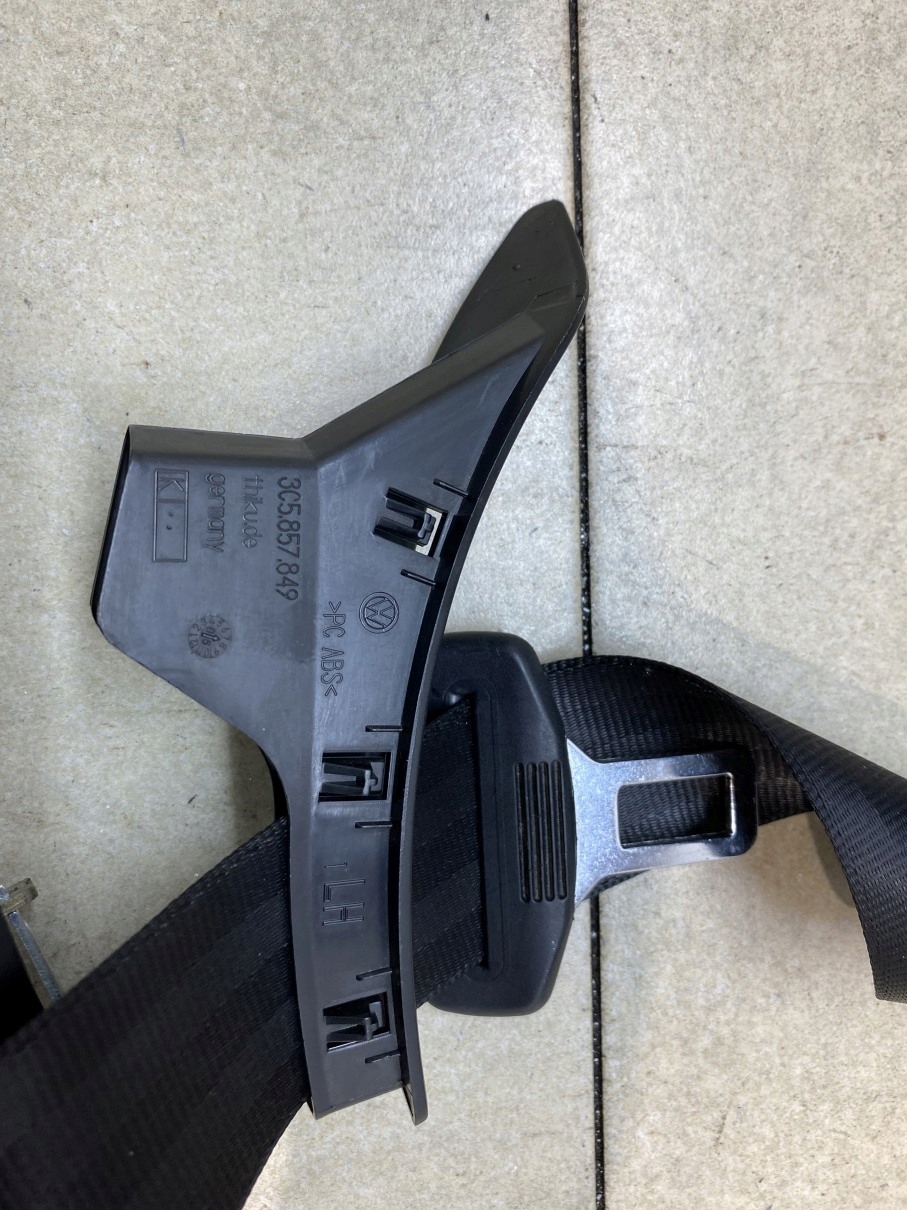Gurten Sicherheits links heck PASSAT B6 3C5857805G