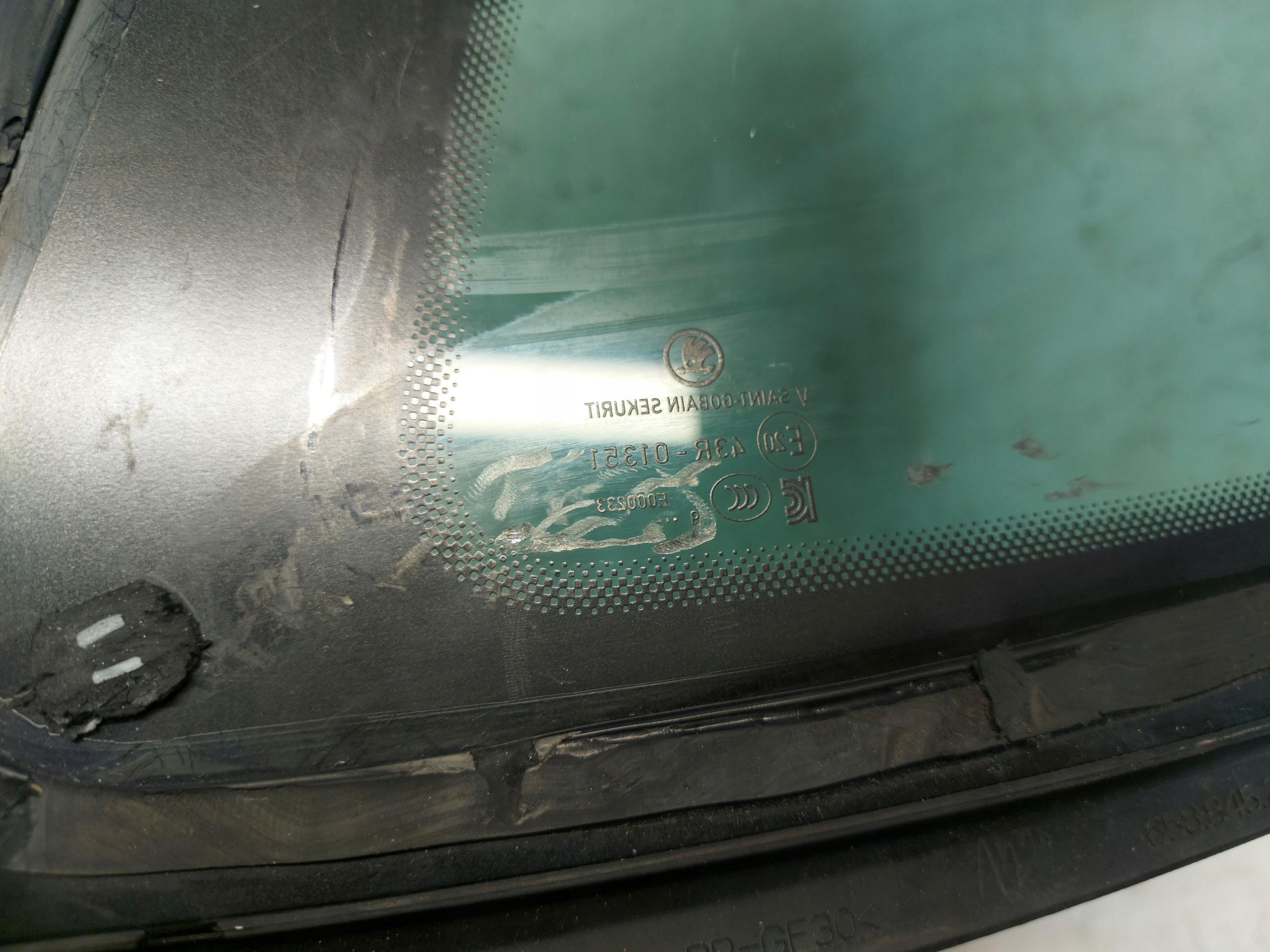 SKODA KAMIQ 658 window left rear part AS3 2019