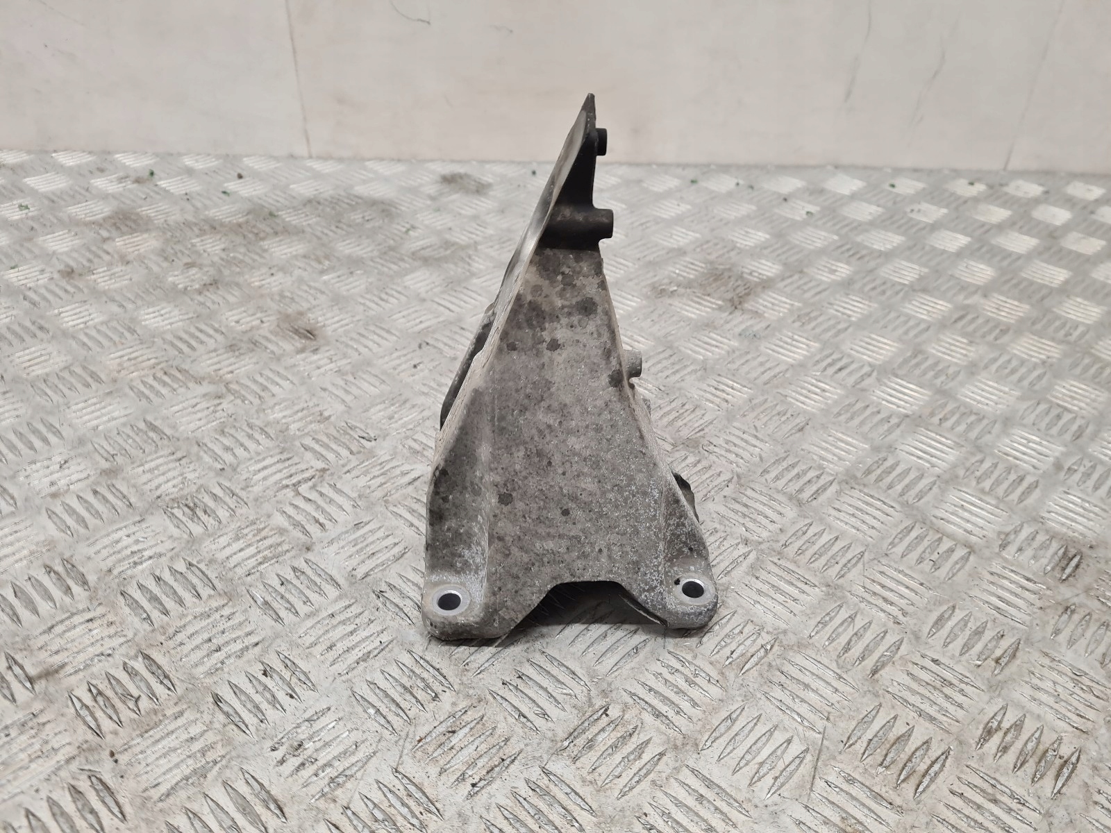 BMW X5 F15 HOLDER ENGINE MOUNT 6850750
