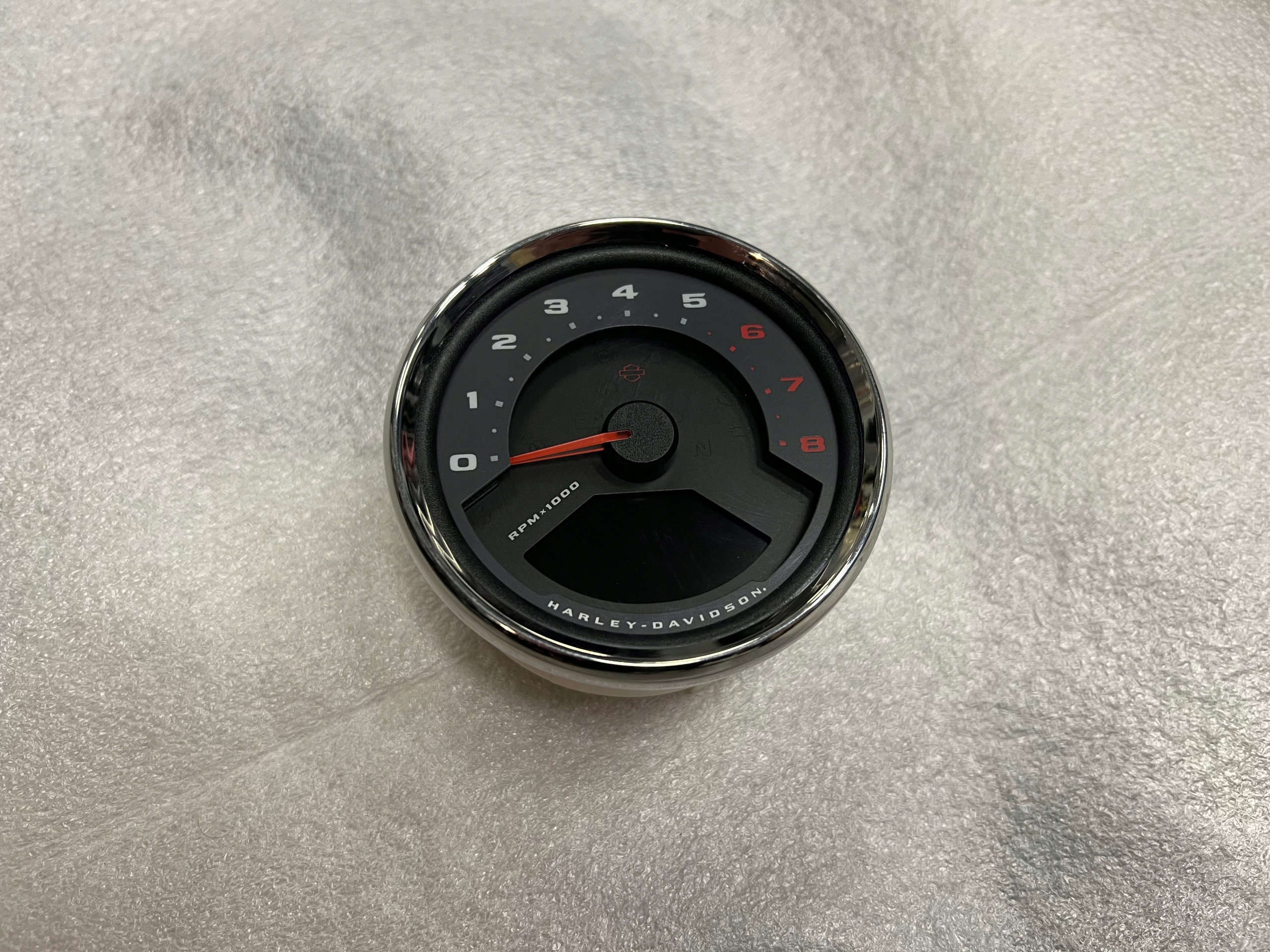 70900704 - HARLEY SOFTAIL 18 FAT BOB ОДОМЕТР СПИДОМЕТР
