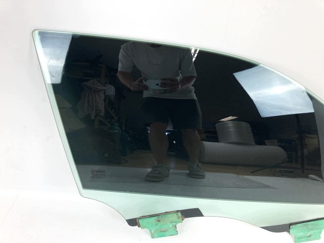Dodge Charger 2015+ window right front of the passenger