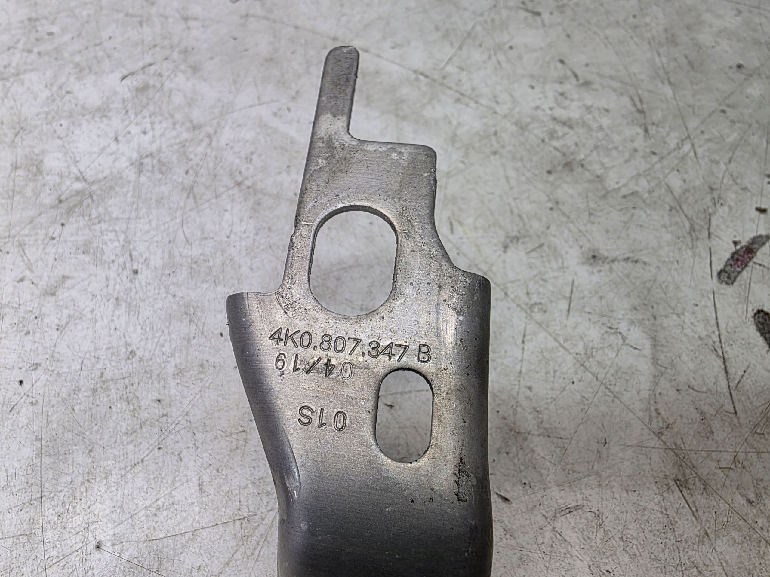 bracket holder radiator AUDI A6 C8 4K0807347B left