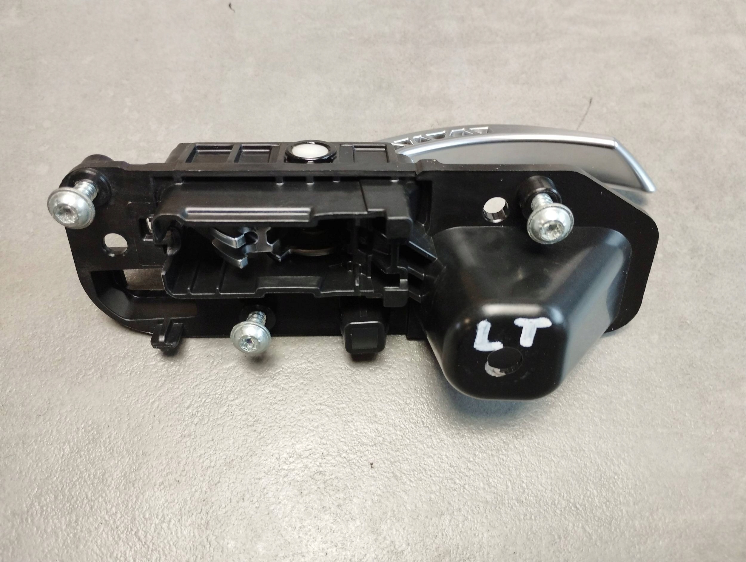 BMW 7 G11 handle inner left rear part 7398881