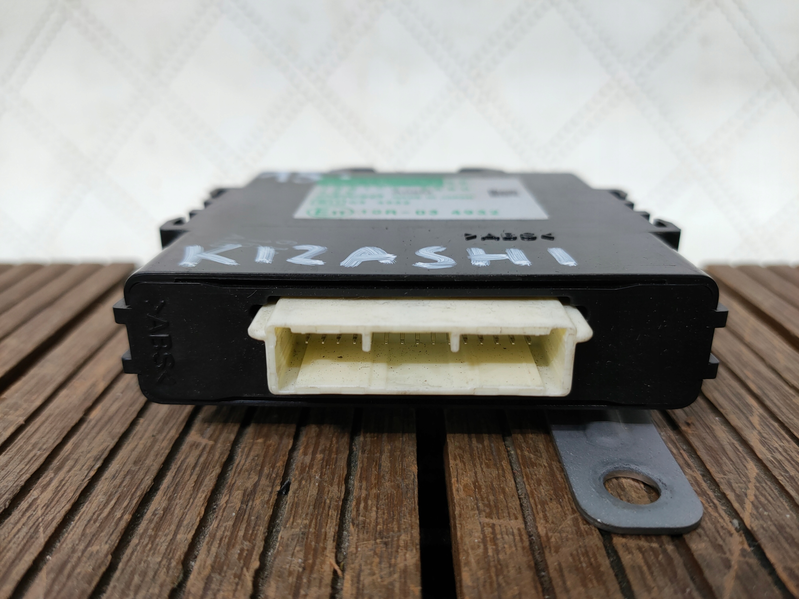 SUZUKI KIZASHI 09-14 module control unit PDC 37730-57L20 OE