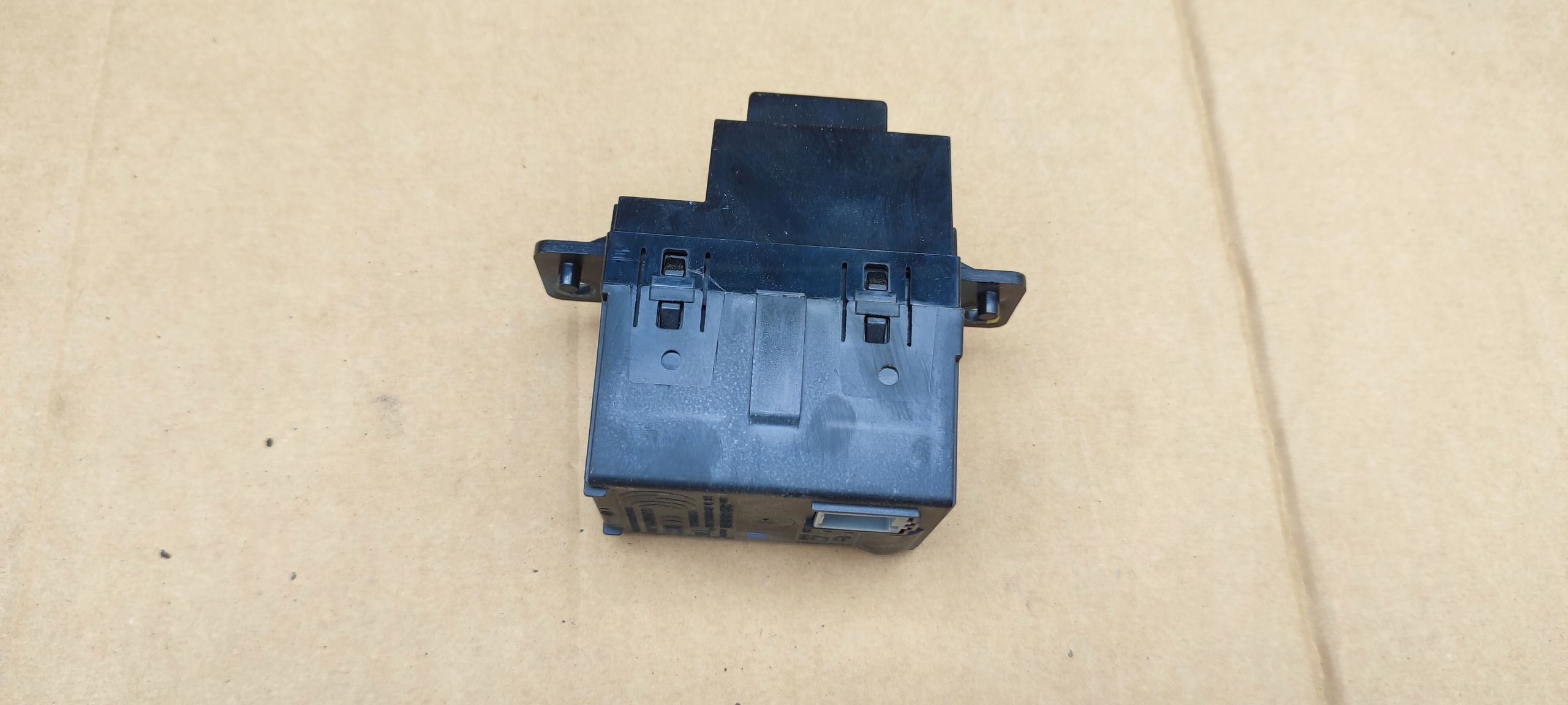 ignition Jaguar XF X250 6W83-11572-AH
