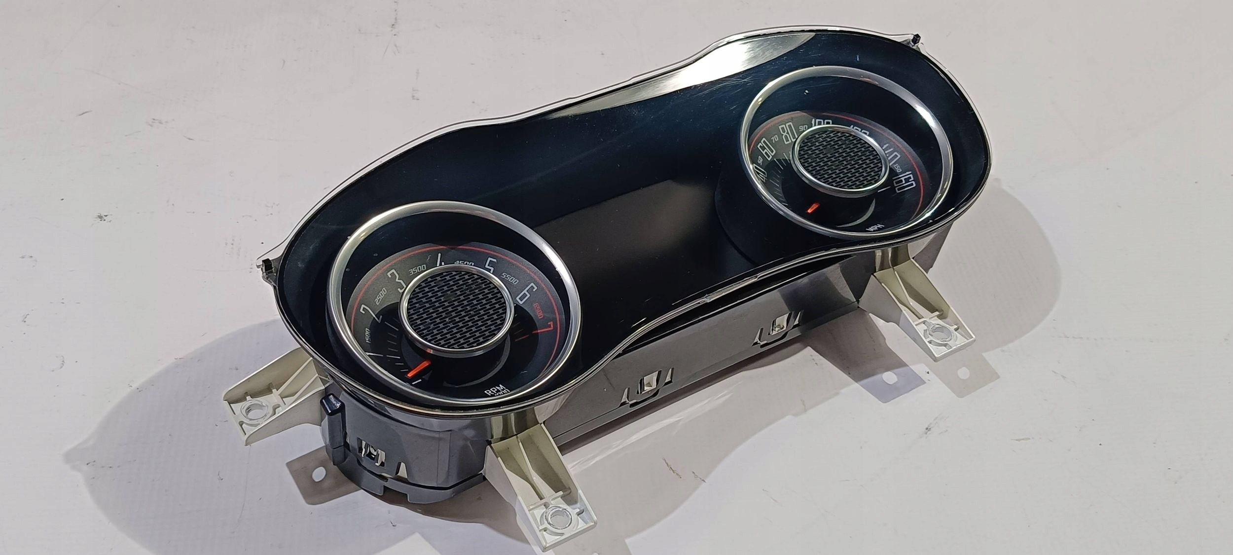 dials predkosciomierz wskazniki dials Dodge Challenger 3.6 V6 2015