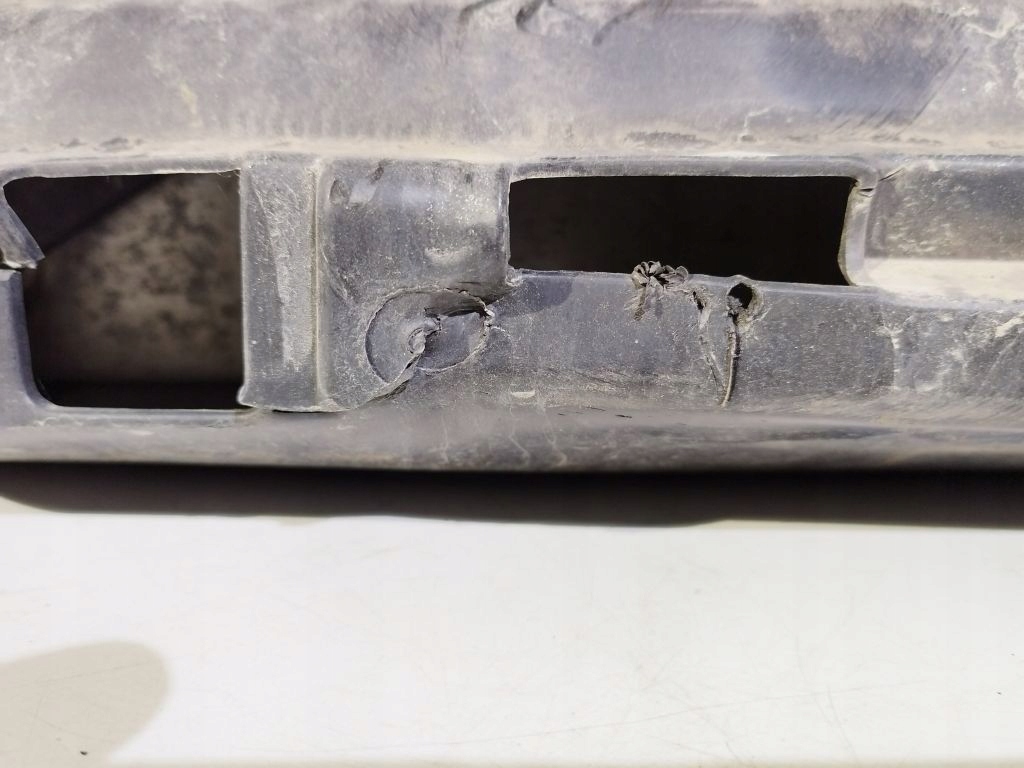 Citroen C4 Picasso and sider below bumper front