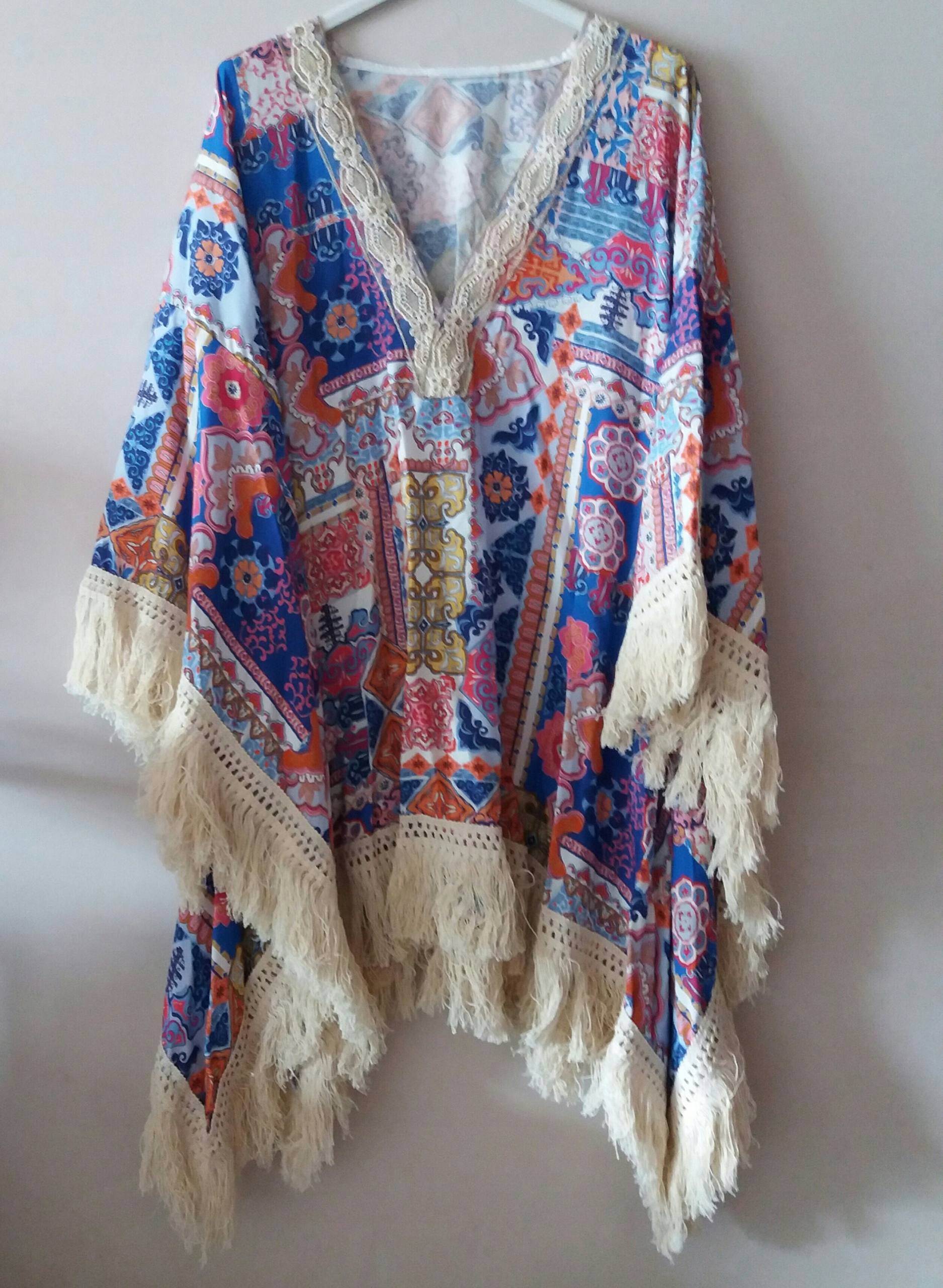 Ponczo boho z frędzlami z Włoch