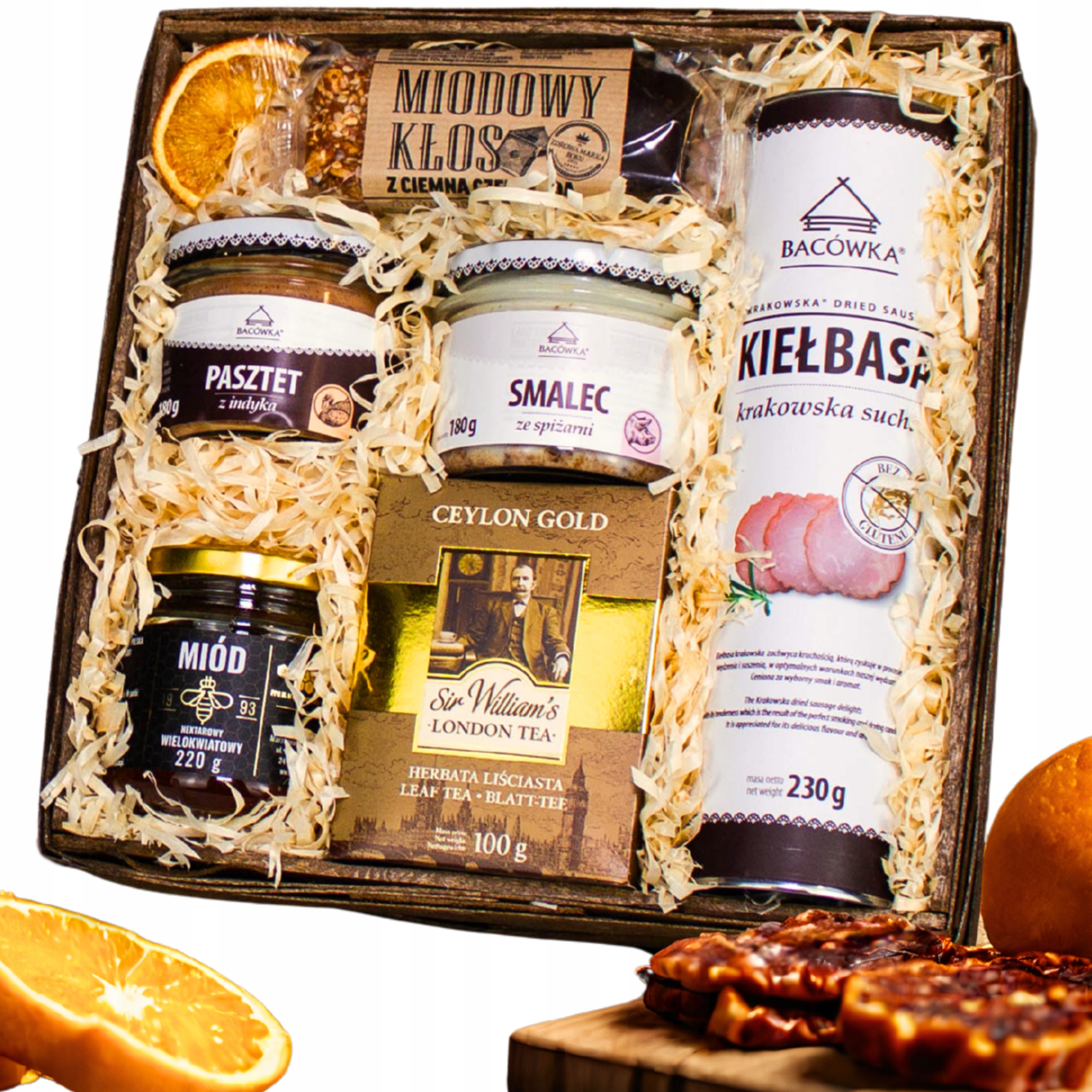 Dárkový Koš Hotový s klobásou z Bacovky paštika sádlo mió čaj