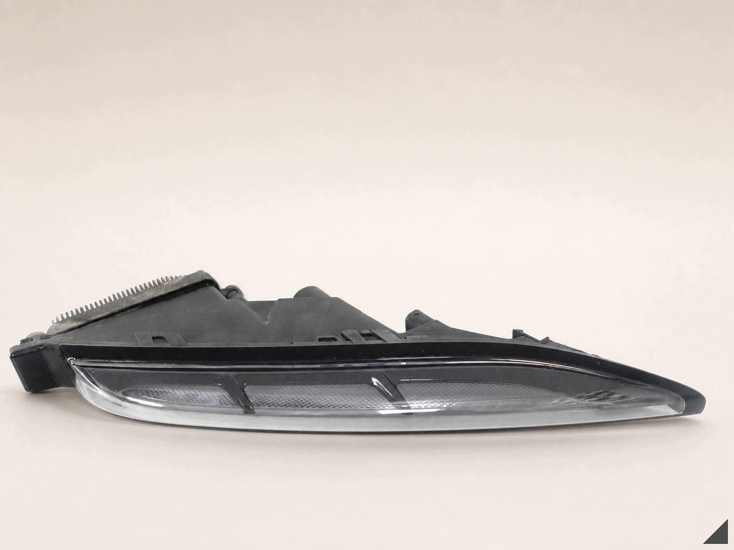 PORSCHE MACAN and 95B LIFT 19- light LED DRL indicator W bumper front R