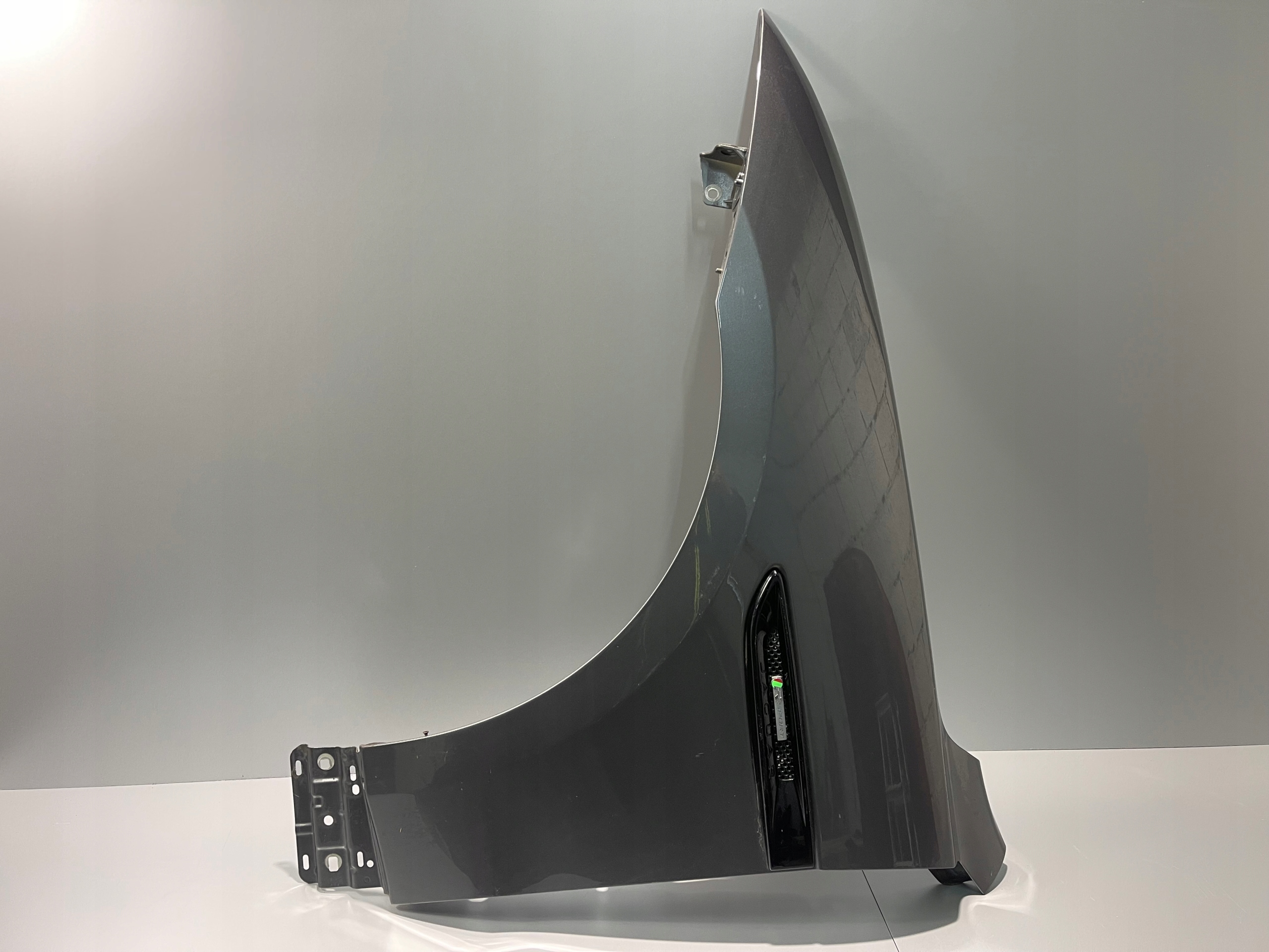 JAGUAR F-PACE X761 BŁOTNIK PRZEDNI LEWY PRZÓD ORYGINAŁ OEM N 16-