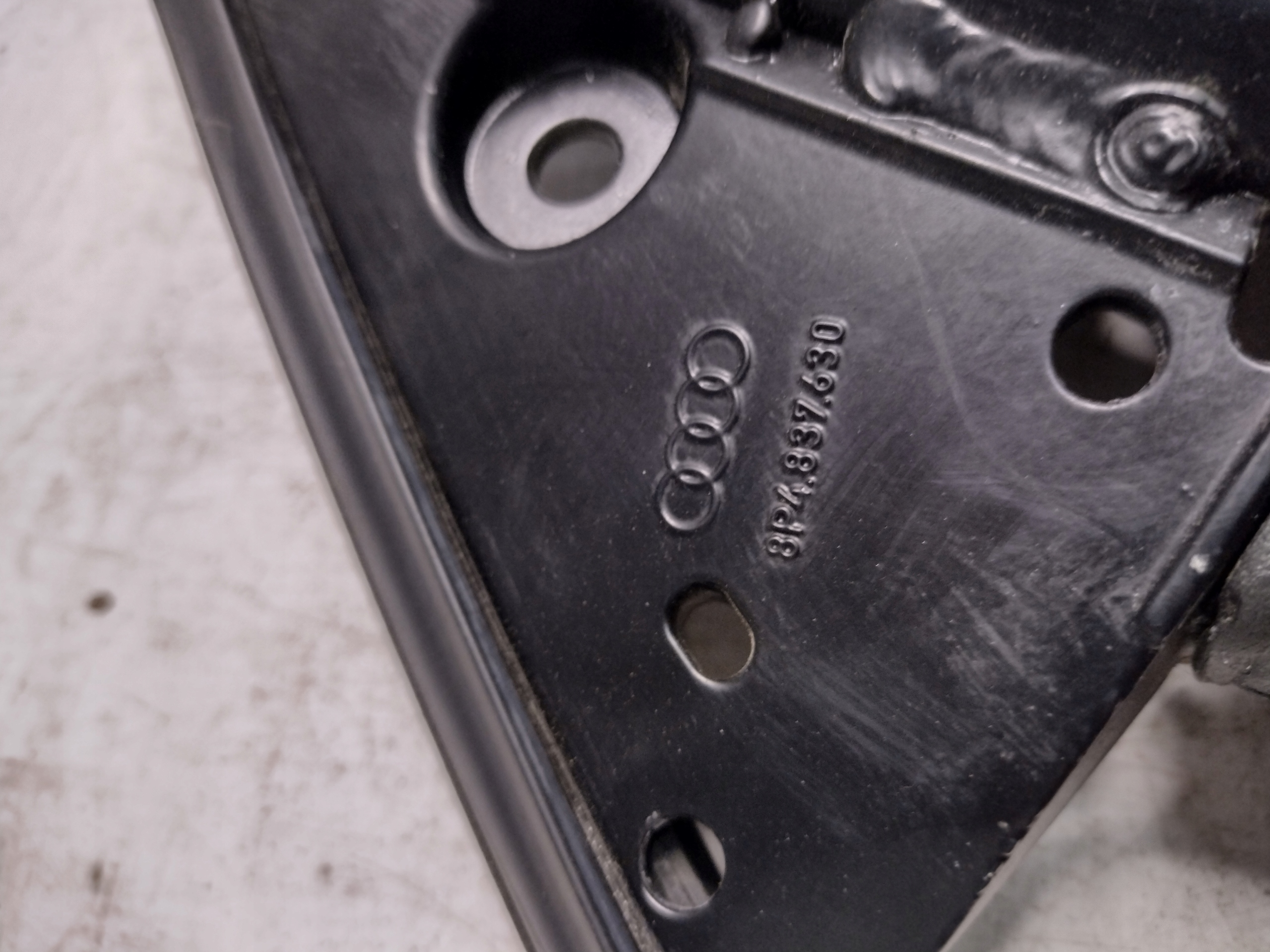 lift frame windows right front Audi A3 8P 5D 8P4837630