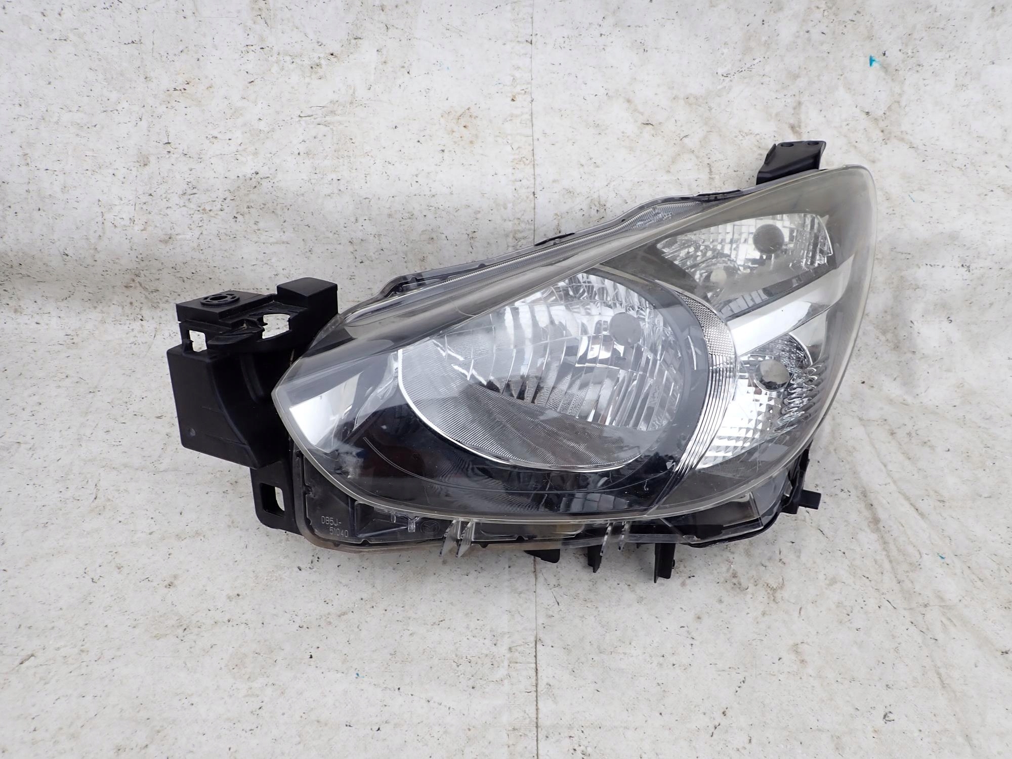 MAZDA 2 III 14-19 light front front left