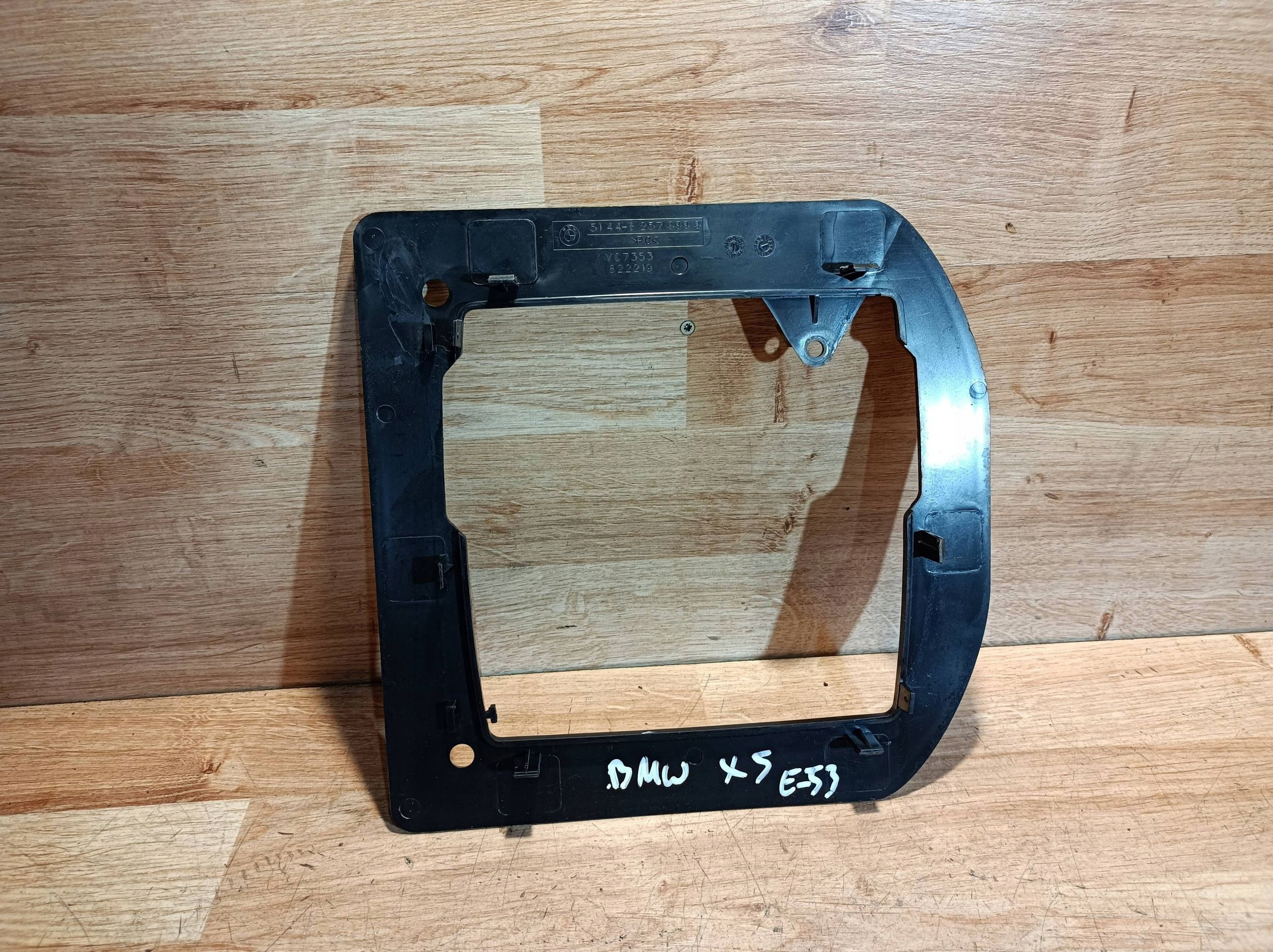 úchyt RÁM střechy BMW X5 E53 8257999