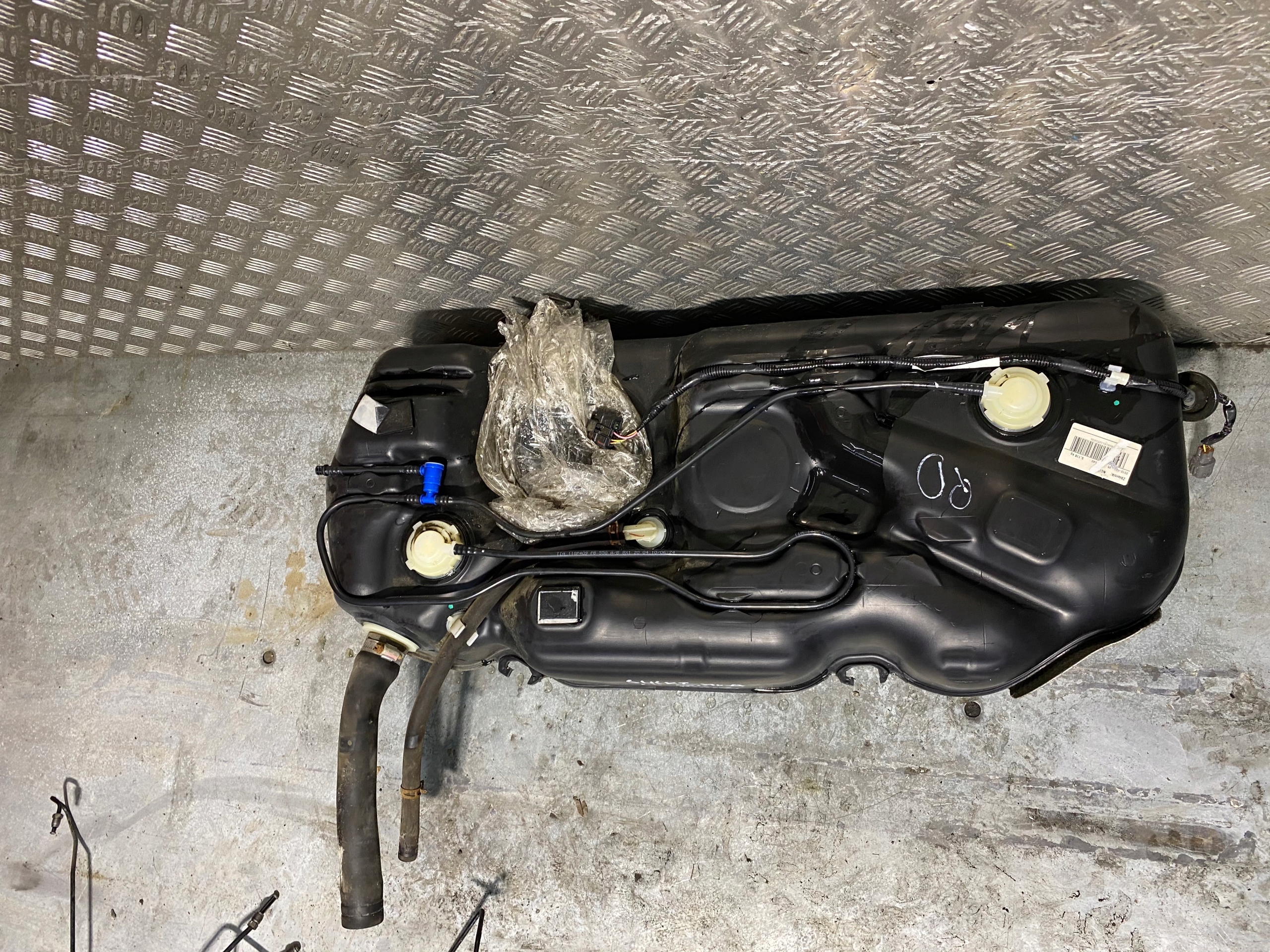 SUZUKI SWIFT MK7 BAK ZBIORNIK PALIWA DIESEL 1.3