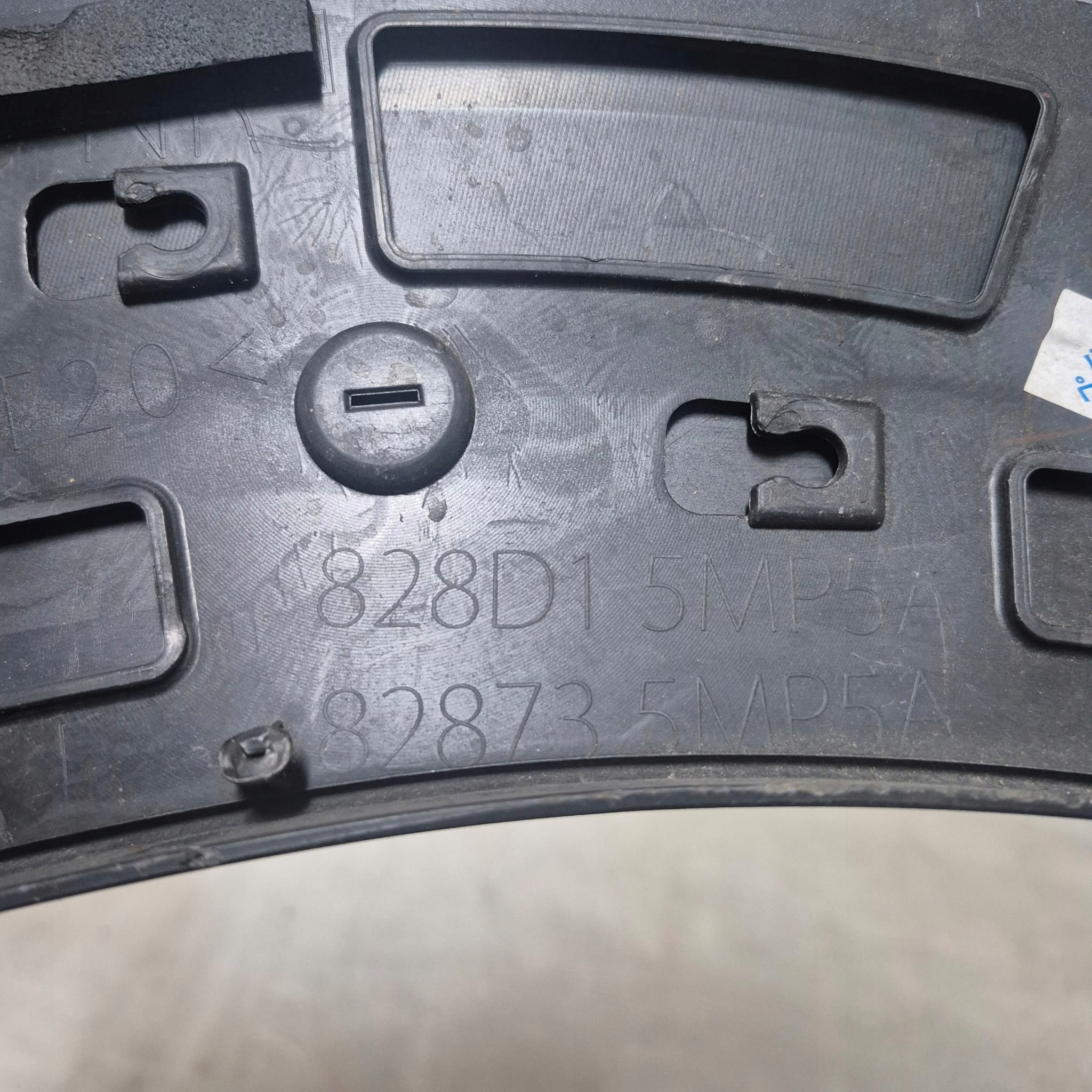 NISSAN ARIYA 22-> moulding cap left rear part