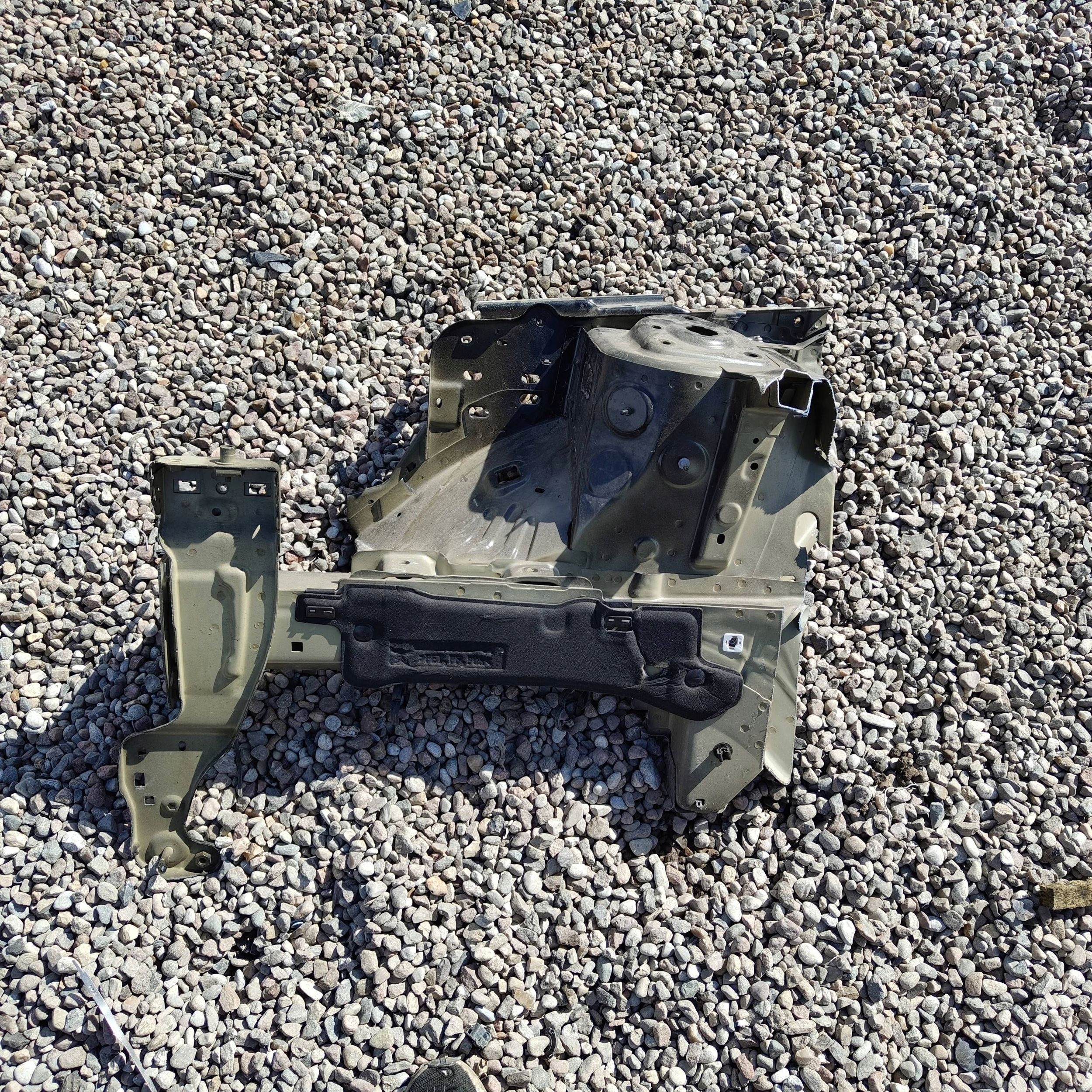 Peugeot 208 2021 right side quarter front