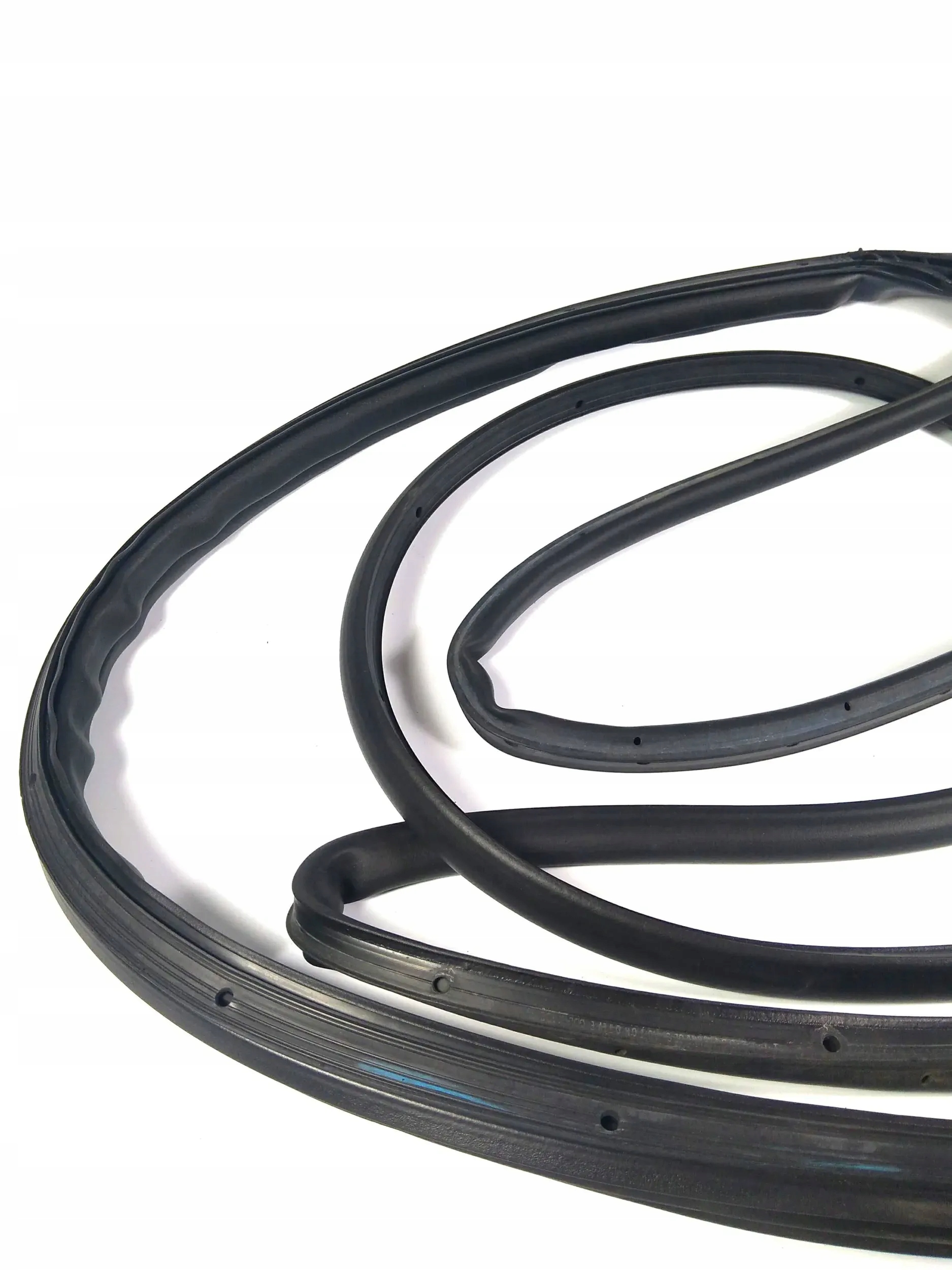 Chevrolet Silverado 1500 gasket door right front 2019+