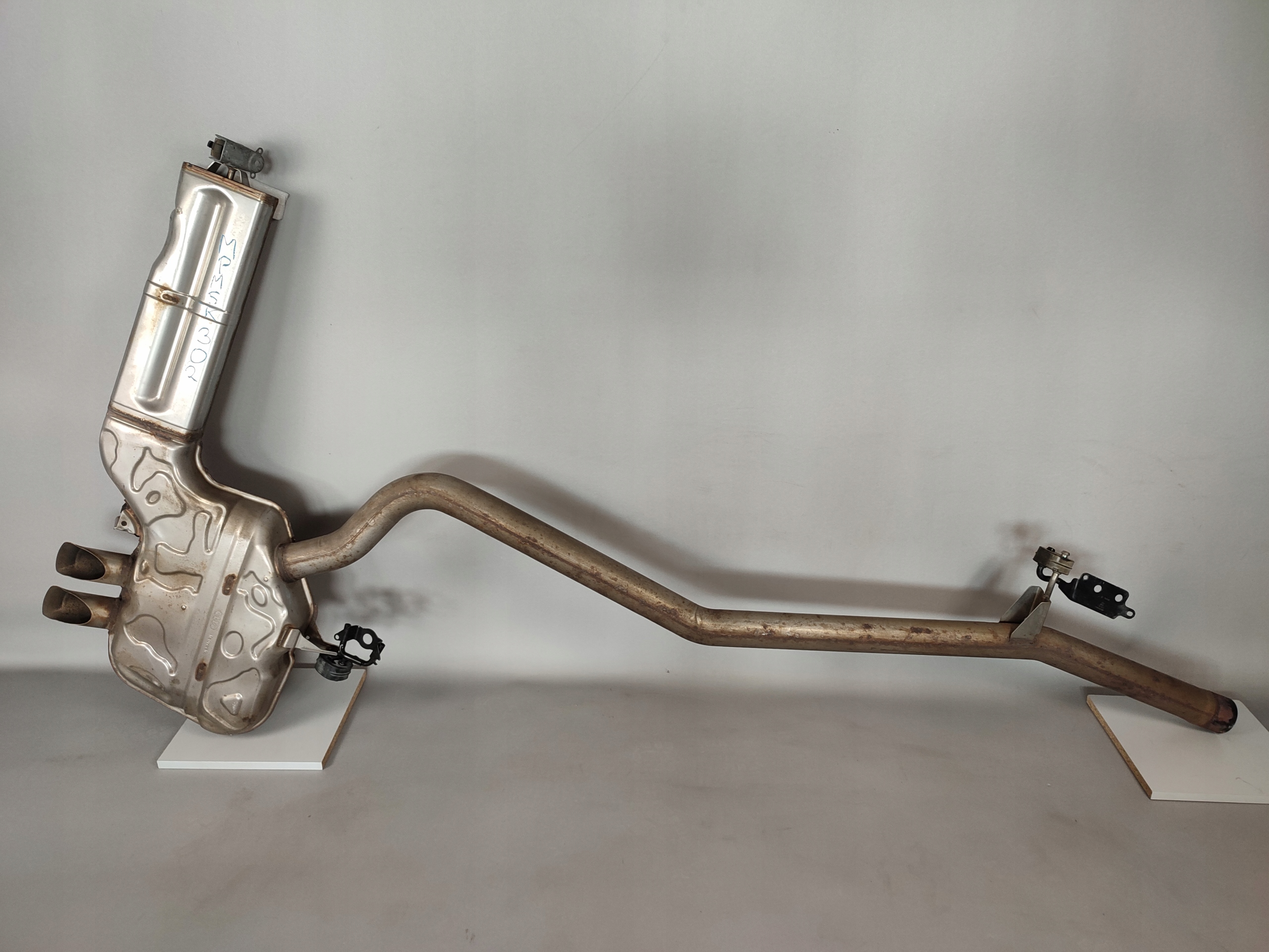 Audi OE 4K0253611AD
